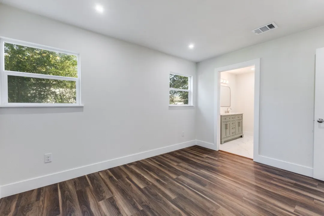 Single Family Residence For Sale in Dallas County , 1410 Prichard Lane, Dallas, Texas 75217, 3 Bedrooms, 2 Bathrooms, Garage spaces, 1,008 Sqft, built in 1951, Preowned, Price $224,890, mls#21083253, Real Estate Agent in Dallas, Homes For Sale in Dallas county, Homes For Sale in Dallas, Realtor in Dallas Texas, Real Estate Brokerage Independent Realty Texas, Luminita Cordes Realtor