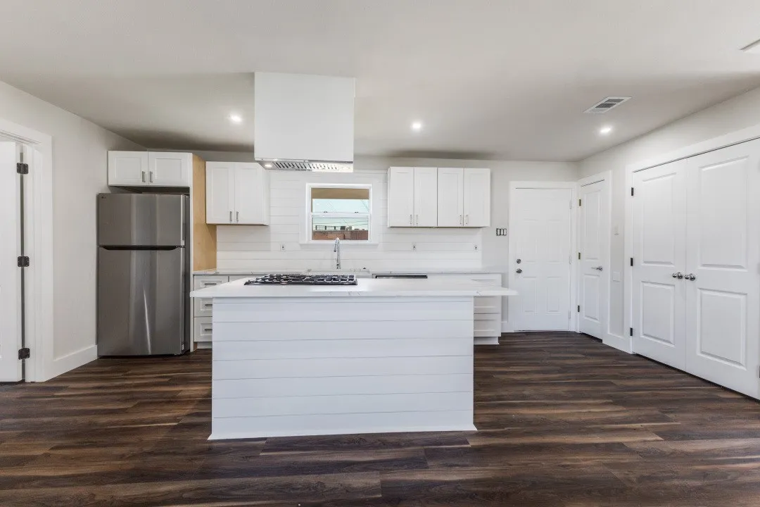 Single Family Residence For Sale in Dallas County , 1410 Prichard Lane, Dallas, Texas 75217, 3 Bedrooms, 2 Bathrooms, Garage spaces, 1,008 Sqft, built in 1951, Preowned, Price $224,890, mls#21083253, Real Estate Agent in Dallas, Homes For Sale in Dallas county, Homes For Sale in Dallas, Realtor in Dallas Texas, Real Estate Brokerage Independent Realty Texas, Luminita Cordes Realtor