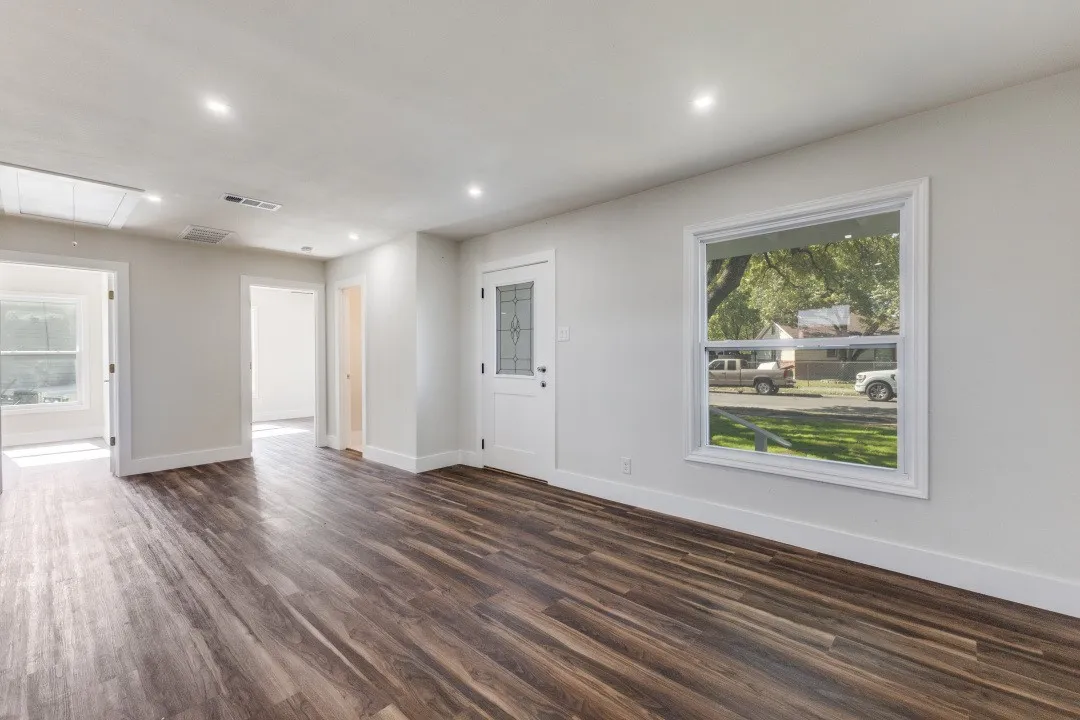 Single Family Residence For Sale in Dallas County , 1410 Prichard Lane, Dallas, Texas 75217, 3 Bedrooms, 2 Bathrooms, Garage spaces, 1,008 Sqft, built in 1951, Preowned, Price $224,890, mls#21083253, Real Estate Agent in Dallas, Homes For Sale in Dallas county, Homes For Sale in Dallas, Realtor in Dallas Texas, Real Estate Brokerage Independent Realty Texas, Luminita Cordes Realtor