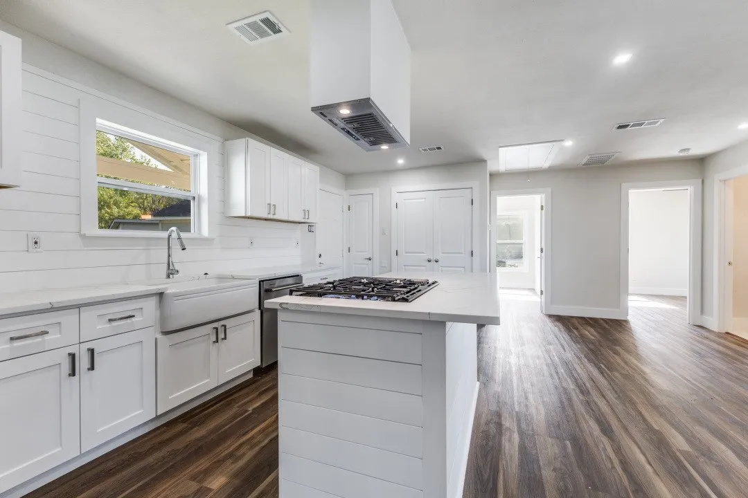 Single Family Residence For Sale in Dallas County , 1410 Prichard Lane, Dallas, Texas 75217, 3 Bedrooms, 2 Bathrooms, Garage spaces, 1,008 Sqft, built in 1951, Preowned, Price $224,890, mls#21083253, Real Estate Agent in Dallas, Homes For Sale in Dallas county, Homes For Sale in Dallas, Realtor in Dallas Texas, Real Estate Brokerage Independent Realty Texas, Luminita Cordes Realtor