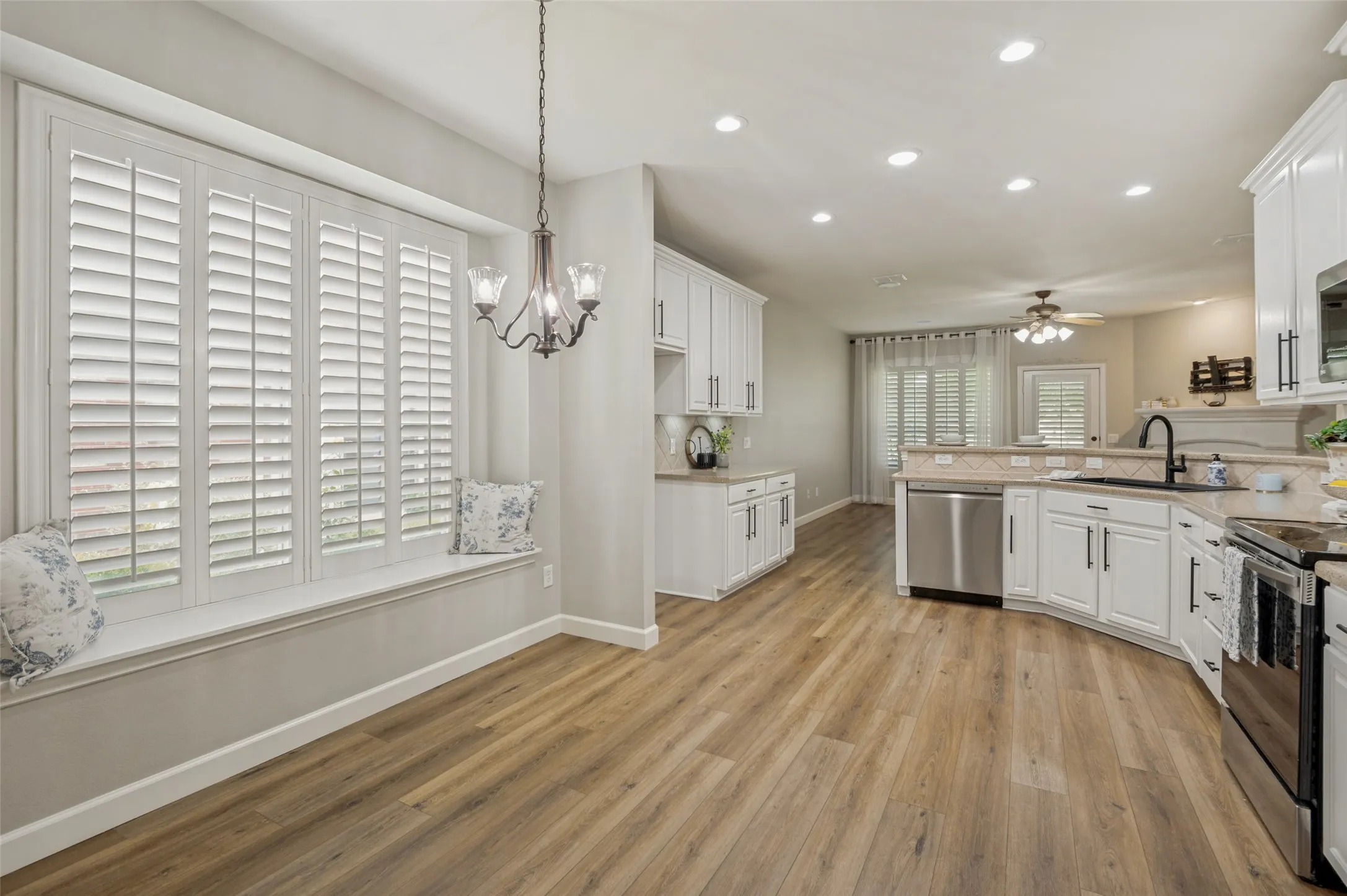 Single Family Residence For Sale in Collin County , 359 Wrangler Drive, Fairview, Texas 75069, 2 Bedroom, 2 Bathroom, 2 Garage spaces, 2,373 Sqft, built in 2004, mls#21103318, Real Estate Agent in Fairview, Homes For Sale in Collin county, Homes For Sale in Fairview, Realtor in Fairview Texas, Real Estate Brokerage Independent Realty Texas, Luminita Cordes Realtor
