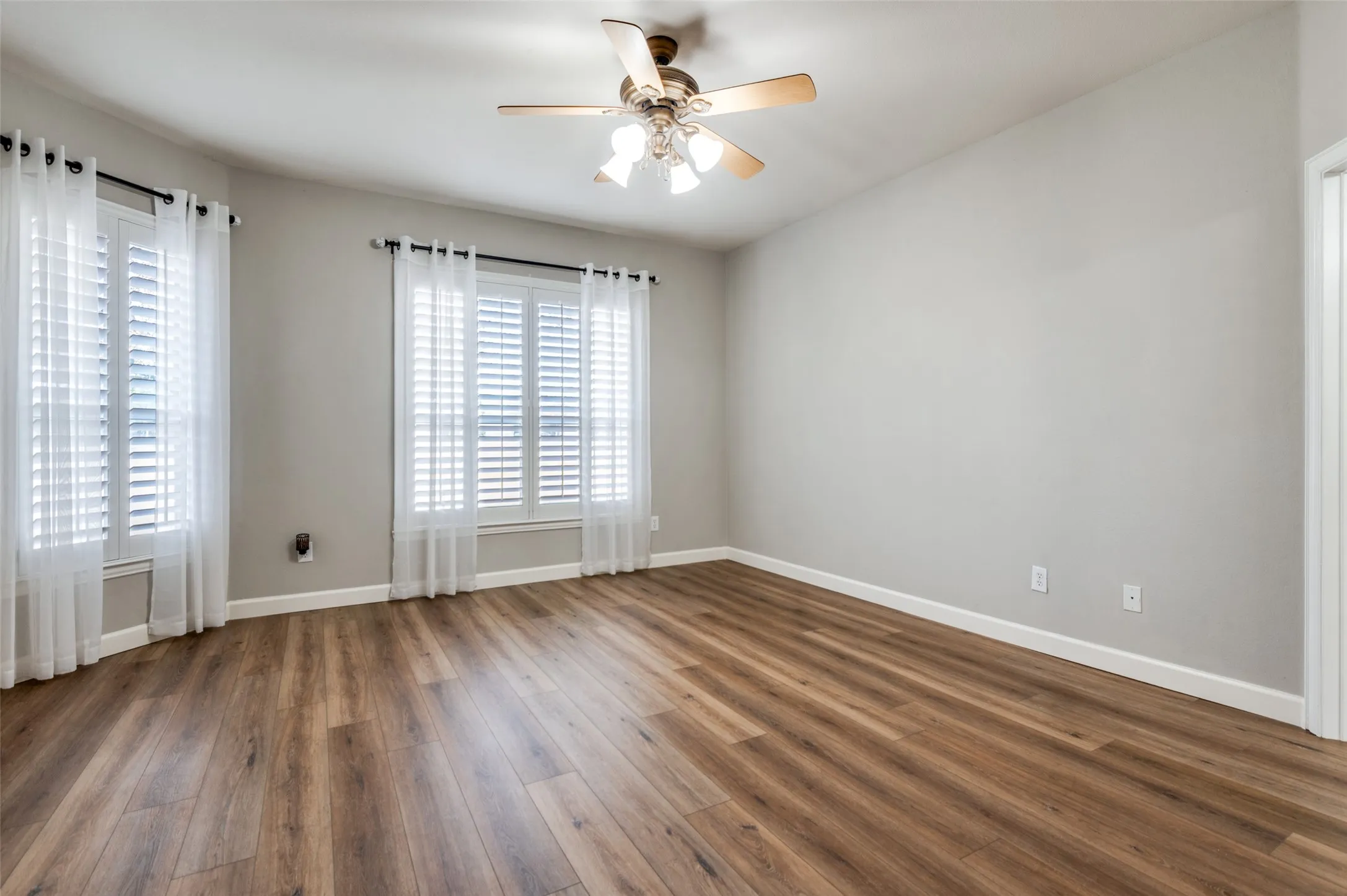 Single Family Residence For Sale in Collin County , 359 Wrangler Drive, Fairview, Texas 75069, 2 Bedroom, 2 Bathroom, 2 Garage spaces, 2,373 Sqft, built in 2004, mls#21103318, Real Estate Agent in Fairview, Homes For Sale in Collin county, Homes For Sale in Fairview, Realtor in Fairview Texas, Real Estate Brokerage Independent Realty Texas, Luminita Cordes Realtor