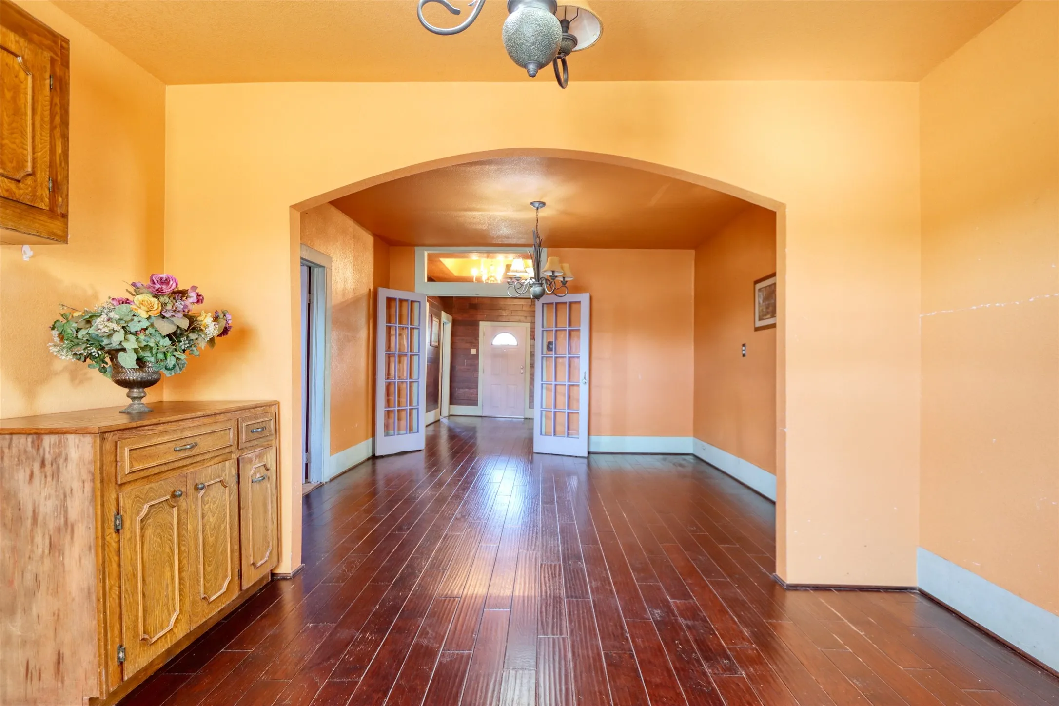 Kitchen view to the front of the entrance