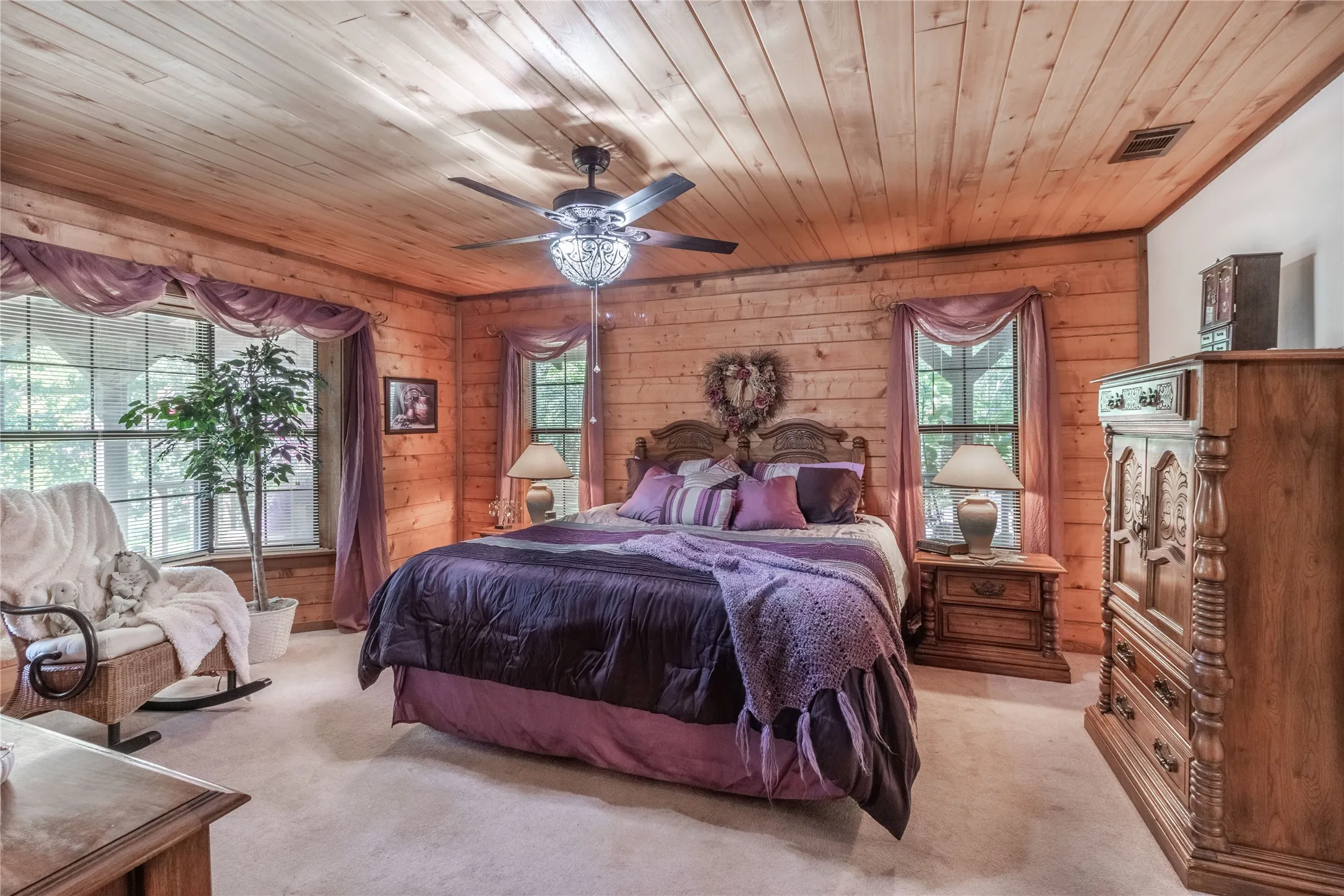 Single Family Residence For Sale in Smith County , 22233 County Road 223, Arp, Texas 75750, 4 Bedrooms, 3 Bathrooms, Garage spaces, 2,468 Sqft, built in 1998, Preowned, Price $675,000, mls#21107871, Real Estate Agent in Arp, Homes For Sale in Smith county, Homes For Sale in Arp, Realtor in Arp Texas, Real Estate Brokerage Independent Realty Texas, Luminita Cordes Realtor