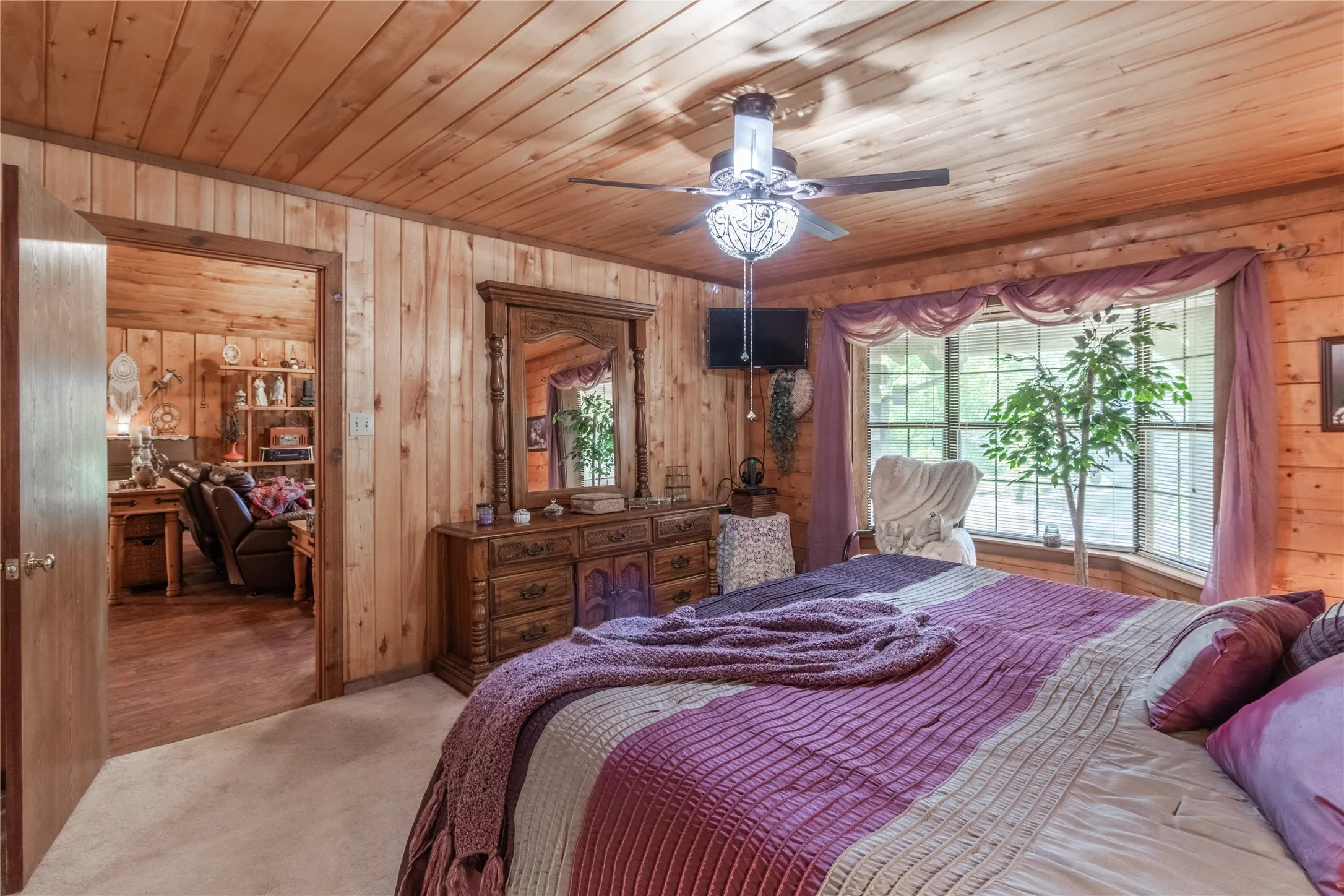 Single Family Residence For Sale in Smith County , 22233 County Road 223, Arp, Texas 75750, 4 Bedrooms, 3 Bathrooms, Garage spaces, 2,468 Sqft, built in 1998, Preowned, Price $675,000, mls#21107871, Real Estate Agent in Arp, Homes For Sale in Smith county, Homes For Sale in Arp, Realtor in Arp Texas, Real Estate Brokerage Independent Realty Texas, Luminita Cordes Realtor