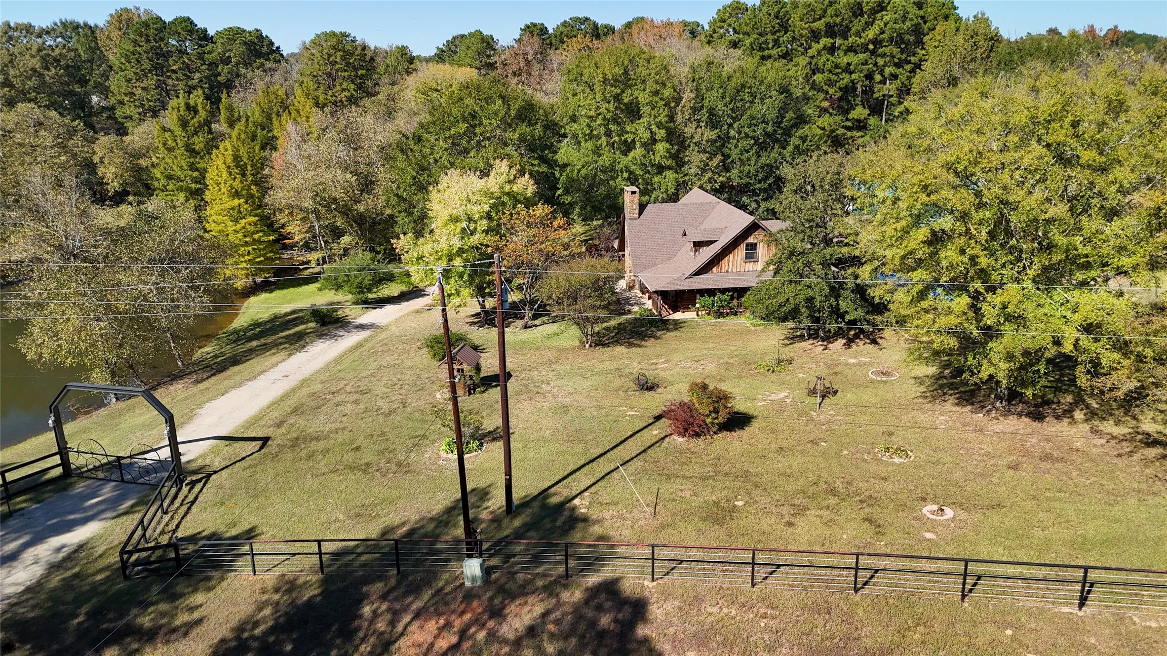 Single Family Residence For Sale in Smith County , 22233 County Road 223, Arp, Texas 75750, 4 Bedrooms, 3 Bathrooms, Garage spaces, 2,468 Sqft, built in 1998, Preowned, Price $675,000, mls#21107871, Real Estate Agent in Arp, Homes For Sale in Smith county, Homes For Sale in Arp, Realtor in Arp Texas, Real Estate Brokerage Independent Realty Texas, Luminita Cordes Realtor