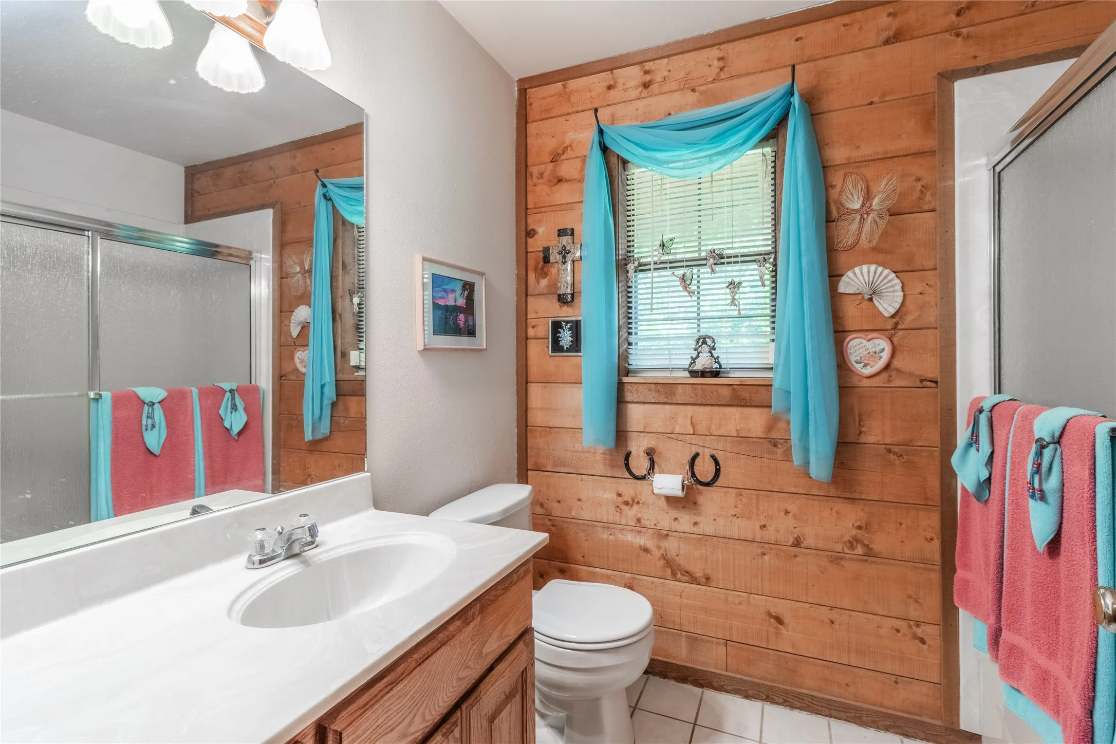 Single Family Residence For Sale in Smith County , 22233 County Road 223, Arp, Texas 75750, 4 Bedrooms, 3 Bathrooms, Garage spaces, 2,468 Sqft, built in 1998, Preowned, Price $675,000, mls#21107871, Real Estate Agent in Arp, Homes For Sale in Smith county, Homes For Sale in Arp, Realtor in Arp Texas, Real Estate Brokerage Independent Realty Texas, Luminita Cordes Realtor