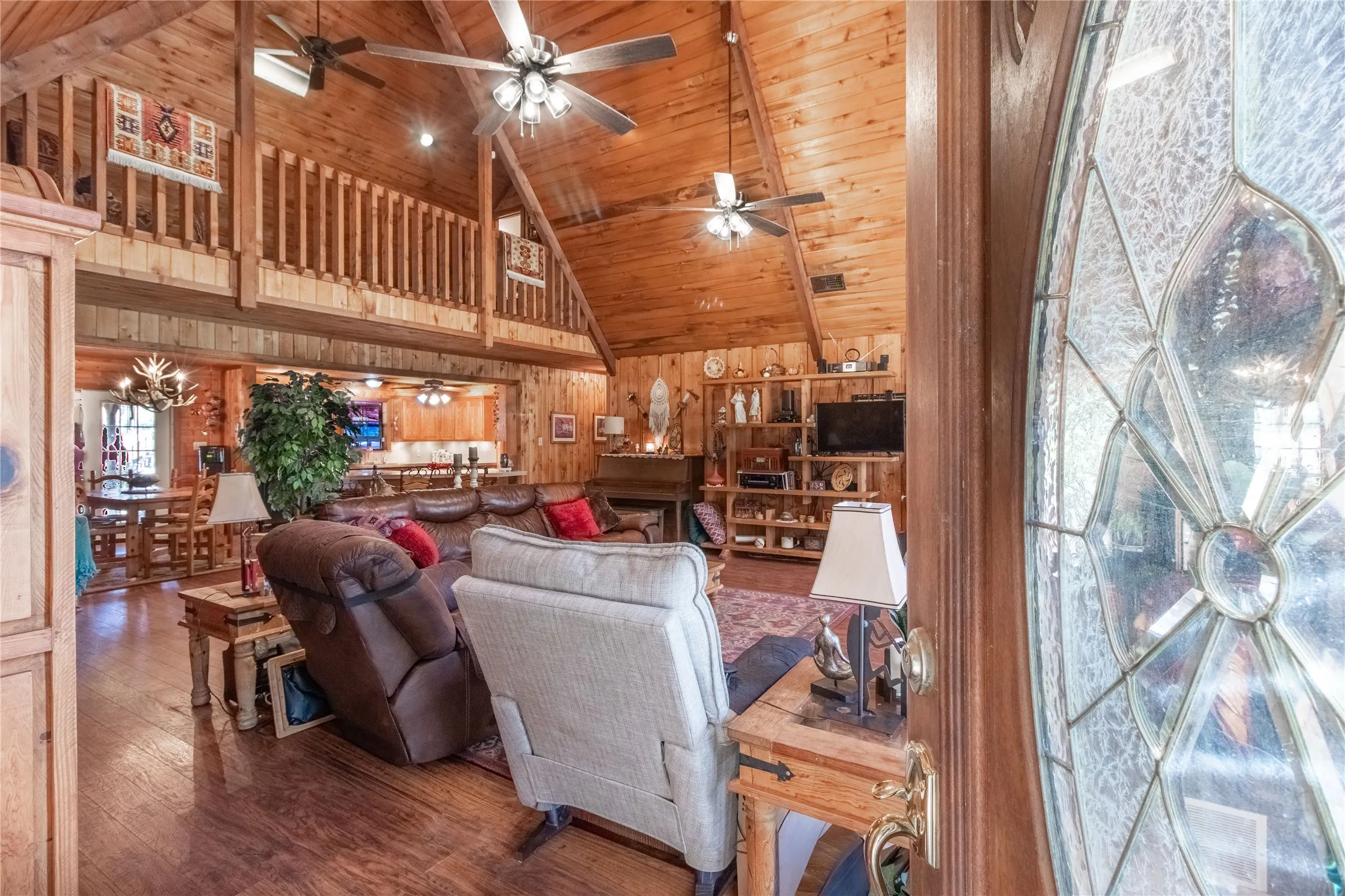 Single Family Residence For Sale in Smith County , 22233 County Road 223, Arp, Texas 75750, 4 Bedrooms, 3 Bathrooms, Garage spaces, 2,468 Sqft, built in 1998, Preowned, Price $675,000, mls#21107871, Real Estate Agent in Arp, Homes For Sale in Smith county, Homes For Sale in Arp, Realtor in Arp Texas, Real Estate Brokerage Independent Realty Texas, Luminita Cordes Realtor