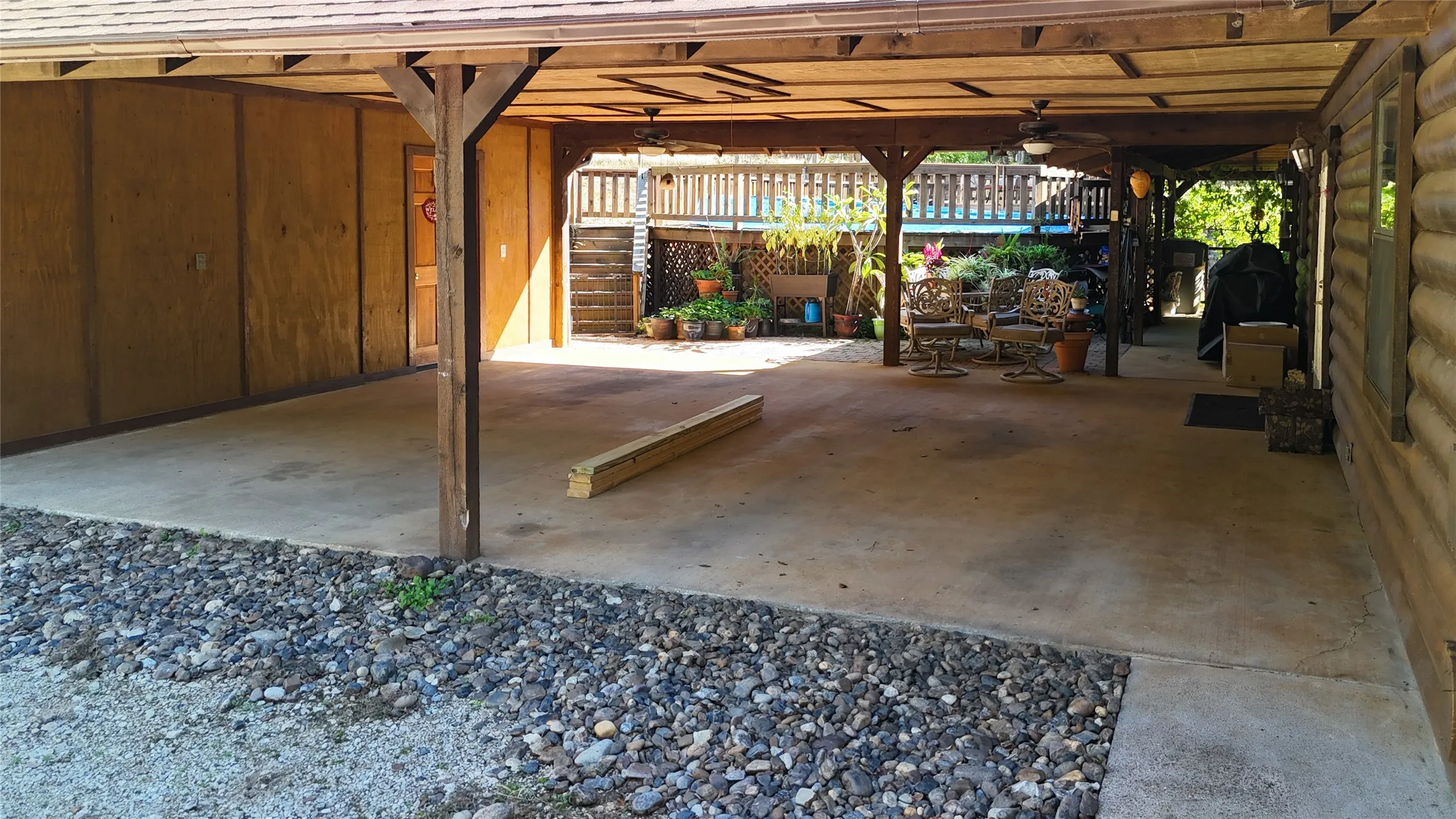 Single Family Residence For Sale in Smith County , 22233 County Road 223, Arp, Texas 75750, 4 Bedrooms, 3 Bathrooms, Garage spaces, 2,468 Sqft, built in 1998, Preowned, Price $675,000, mls#21107871, Real Estate Agent in Arp, Homes For Sale in Smith county, Homes For Sale in Arp, Realtor in Arp Texas, Real Estate Brokerage Independent Realty Texas, Luminita Cordes Realtor