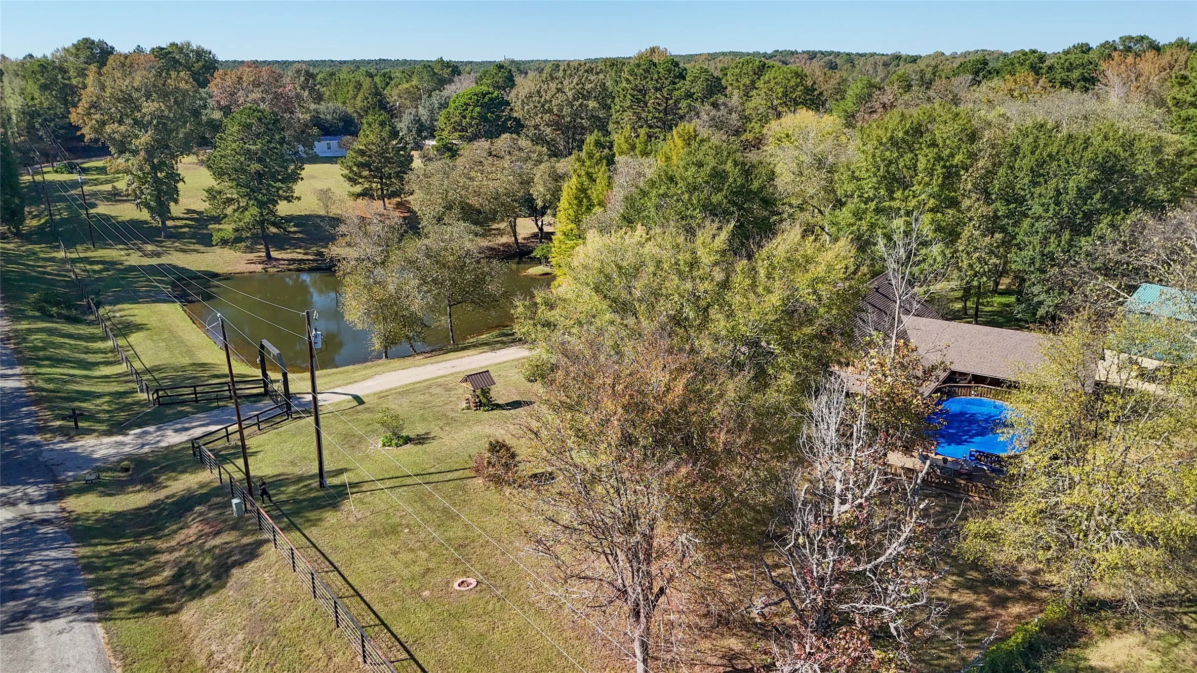 Single Family Residence For Sale in Smith County , 22233 County Road 223, Arp, Texas 75750, 4 Bedrooms, 3 Bathrooms, Garage spaces, 2,468 Sqft, built in 1998, Preowned, Price $675,000, mls#21107871, Real Estate Agent in Arp, Homes For Sale in Smith county, Homes For Sale in Arp, Realtor in Arp Texas, Real Estate Brokerage Independent Realty Texas, Luminita Cordes Realtor