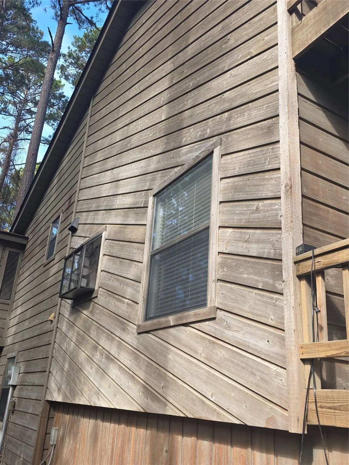 Single Family Residence For Sale in Trinity County , 55 Birch Street, Trinity, Texas 75862, 4 Bedroom, 3 Bathroom, Garage spaces, 2,086 Sqft, built in 1985, mls#21107874, Real Estate Agent in Trinity, Homes For Sale in Trinity county, Homes For Sale in Trinity, Realtor in Trinity Texas, Real Estate Brokerage Independent Realty Texas, Luminita Cordes Realtor