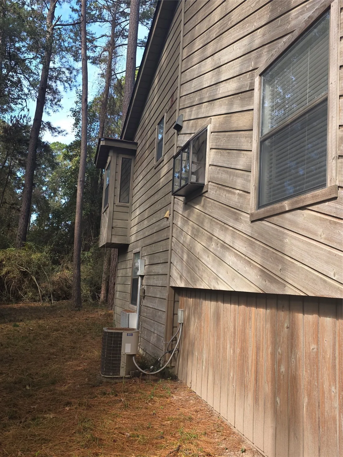 Single Family Residence For Sale in Trinity County , 55 Birch Street, Trinity, Texas 75862, 4 Bedroom, 3 Bathroom, Garage spaces, 2,086 Sqft, built in 1985, mls#21107874, Real Estate Agent in Trinity, Homes For Sale in Trinity county, Homes For Sale in Trinity, Realtor in Trinity Texas, Real Estate Brokerage Independent Realty Texas, Luminita Cordes Realtor