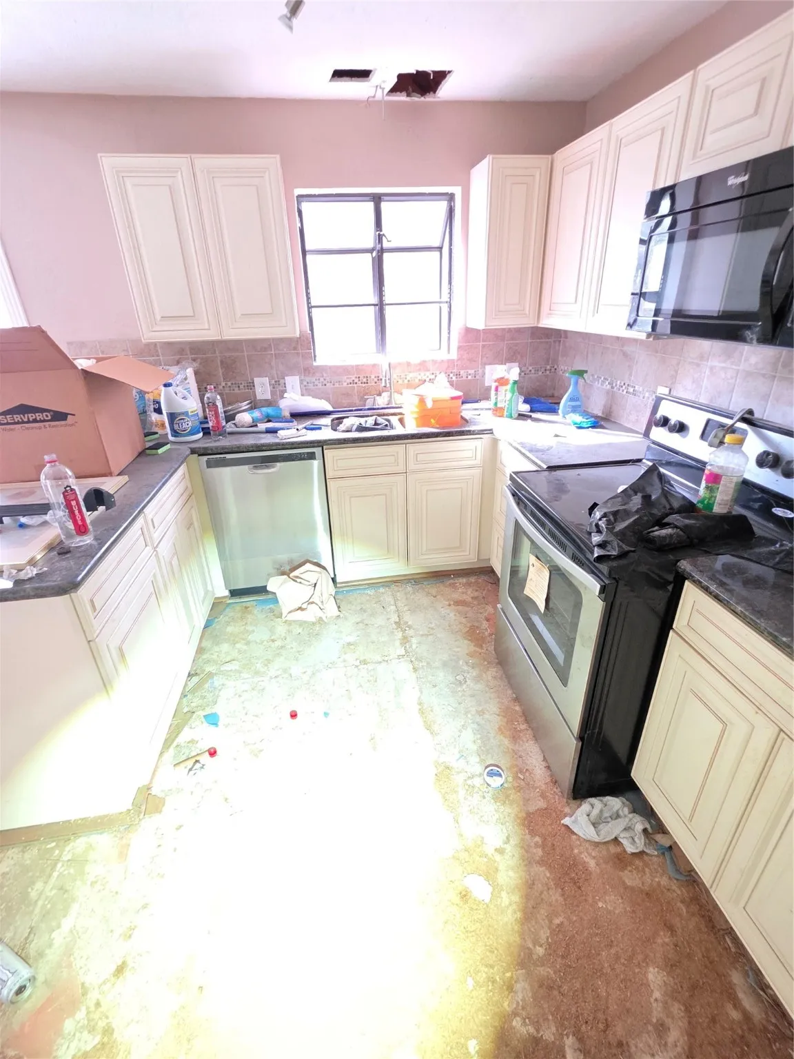 Single Family Residence For Sale in Trinity County , 55 Birch Street, Trinity, Texas 75862, 4 Bedroom, 3 Bathroom, Garage spaces, 2,086 Sqft, built in 1985, mls#21107874, Real Estate Agent in Trinity, Homes For Sale in Trinity county, Homes For Sale in Trinity, Realtor in Trinity Texas, Real Estate Brokerage Independent Realty Texas, Luminita Cordes Realtor