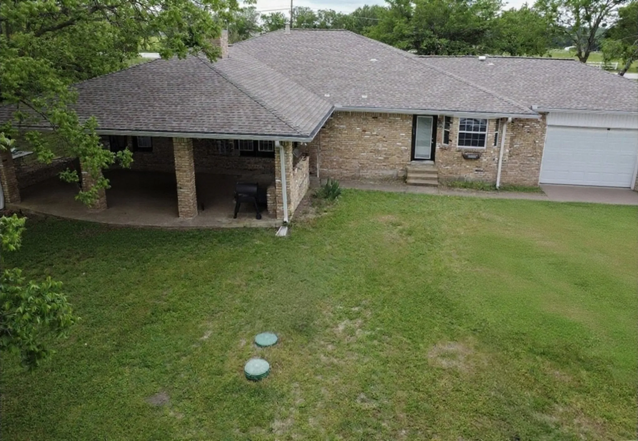 Single Family Residence For Sale in Rockwall County , 1801 W Holiday, Fate, Texas 75087, 3 Bedroom, 3 Bathroom, 2 Garage spaces, 2,430 Sqft, built in 1975, mls#21107942, Real Estate Agent in Fate, Homes For Sale in Rockwall county, Homes For Sale in Fate, Realtor in Fate Texas, Real Estate Brokerage Independent Realty Texas, Luminita Cordes Realtor