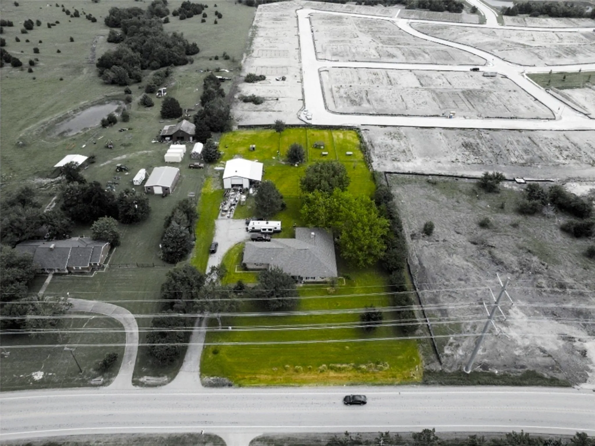 Single Family Residence For Sale in Rockwall County , 1801 W Holiday, Fate, Texas 75087, 3 Bedroom, 3 Bathroom, 2 Garage spaces, 2,430 Sqft, built in 1975, mls#21107942, Real Estate Agent in Fate, Homes For Sale in Rockwall county, Homes For Sale in Fate, Realtor in Fate Texas, Real Estate Brokerage Independent Realty Texas, Luminita Cordes Realtor