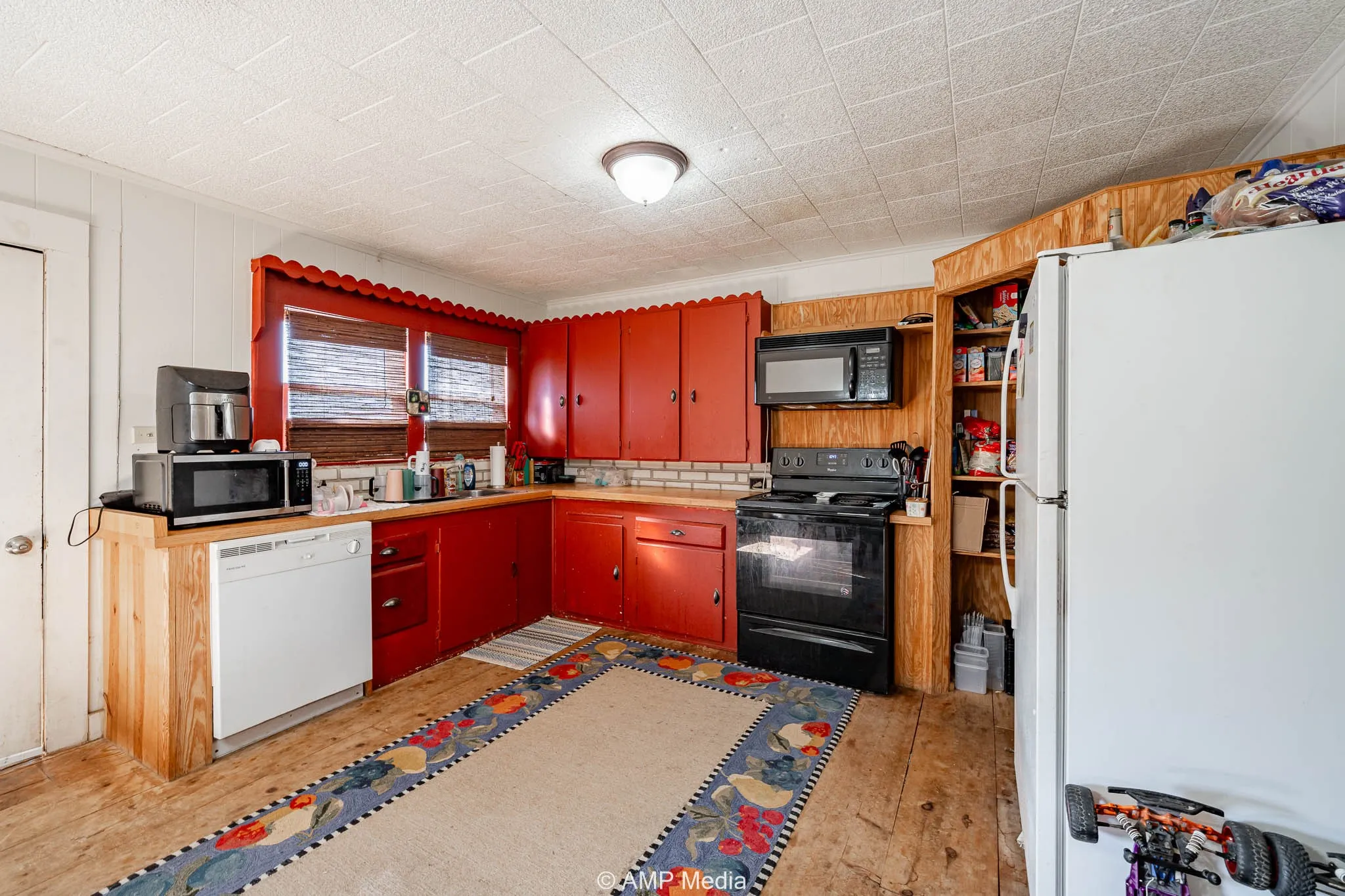 Single Family Residence For Sale in Throckmorton County , 507 E Chestnut, Throckmorton, Texas 76483, 2 Bedroom, 1 Bathroom, 3 Garage spaces, 992 Sqft, built in 1965, Preowned, Price $100,000, mls#21102160, Real Estate Agent in Throckmorton, Homes For Sale in Throckmorton county, Homes For Sale in Throckmorton, Realtor in Throckmorton Texas, Real Estate Brokerage Independent Realty Texas, Luminita Cordes Realtor
