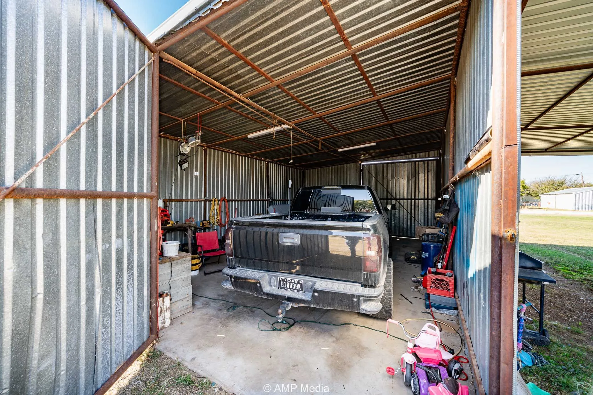 Single Family Residence For Sale in Throckmorton County , 507 E Chestnut, Throckmorton, Texas 76483, 2 Bedroom, 1 Bathroom, 3 Garage spaces, 992 Sqft, built in 1965, Preowned, Price $100,000, mls#21102160, Real Estate Agent in Throckmorton, Homes For Sale in Throckmorton county, Homes For Sale in Throckmorton, Realtor in Throckmorton Texas, Real Estate Brokerage Independent Realty Texas, Luminita Cordes Realtor