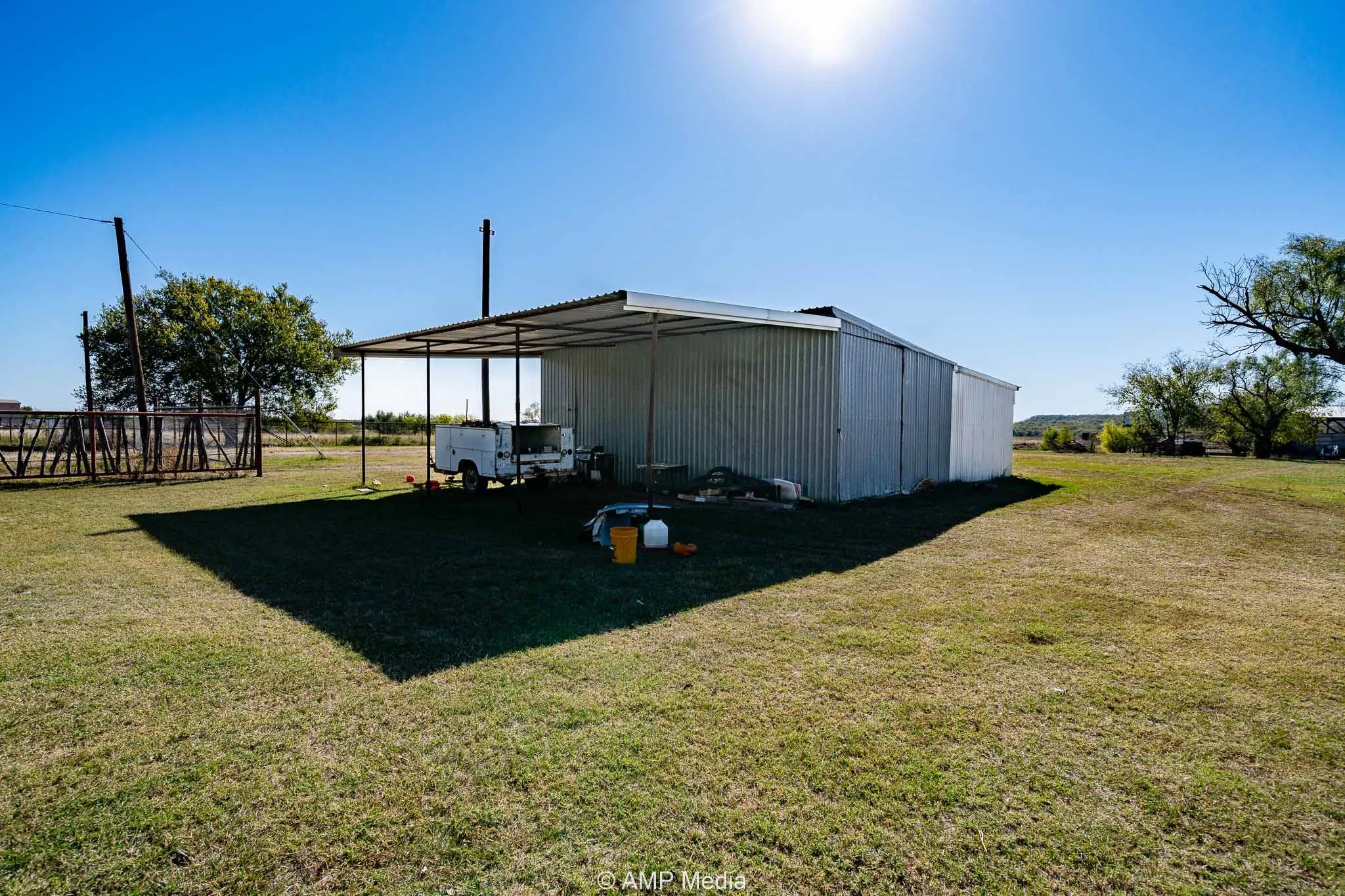 Single Family Residence For Sale in Throckmorton County , 507 E Chestnut, Throckmorton, Texas 76483, 2 Bedroom, 1 Bathroom, 3 Garage spaces, 992 Sqft, built in 1965, Preowned, Price $100,000, mls#21102160, Real Estate Agent in Throckmorton, Homes For Sale in Throckmorton county, Homes For Sale in Throckmorton, Realtor in Throckmorton Texas, Real Estate Brokerage Independent Realty Texas, Luminita Cordes Realtor