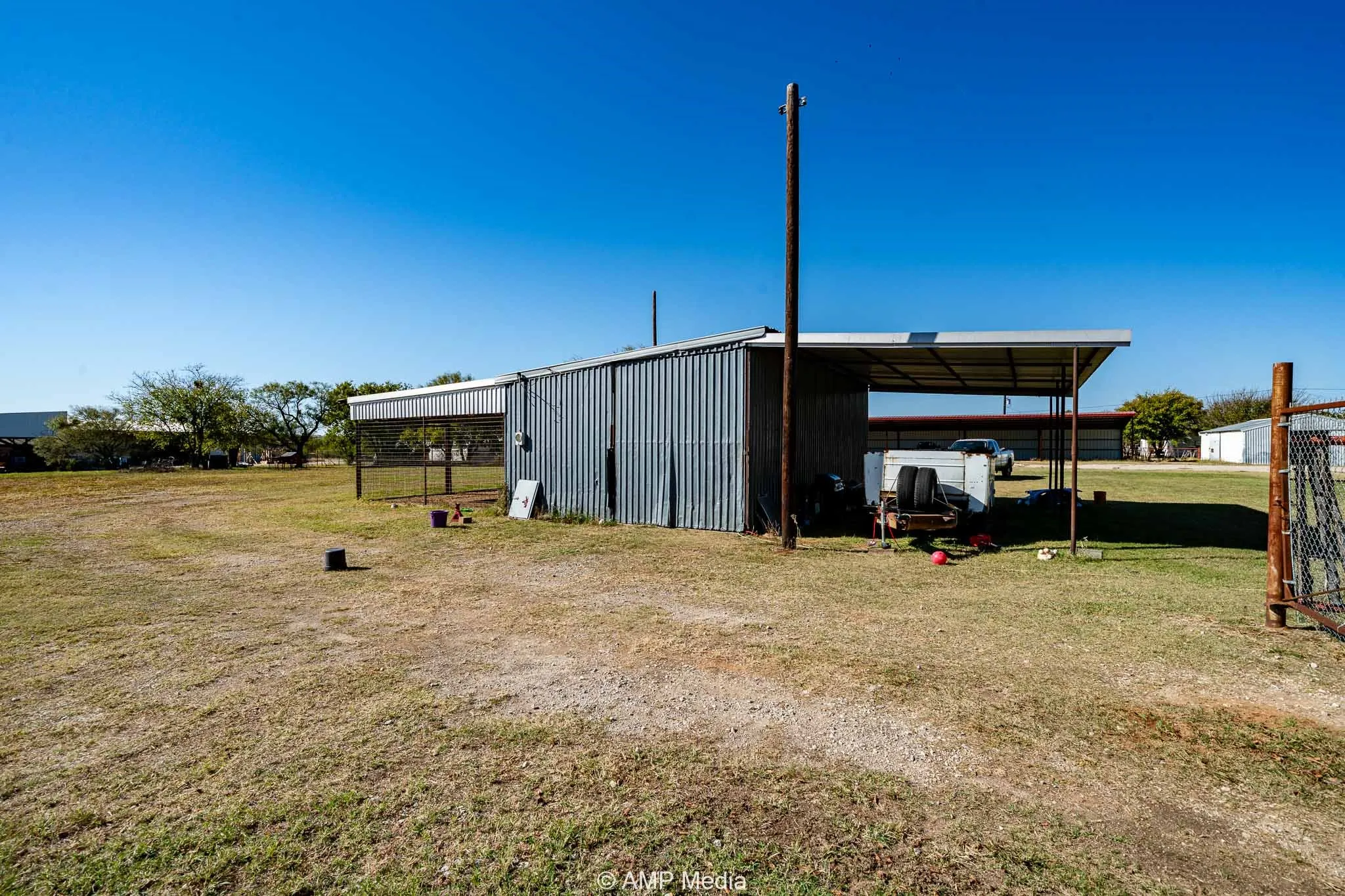 Single Family Residence For Sale in Throckmorton County , 507 E Chestnut, Throckmorton, Texas 76483, 2 Bedroom, 1 Bathroom, 3 Garage spaces, 992 Sqft, built in 1965, Preowned, Price $100,000, mls#21102160, Real Estate Agent in Throckmorton, Homes For Sale in Throckmorton county, Homes For Sale in Throckmorton, Realtor in Throckmorton Texas, Real Estate Brokerage Independent Realty Texas, Luminita Cordes Realtor