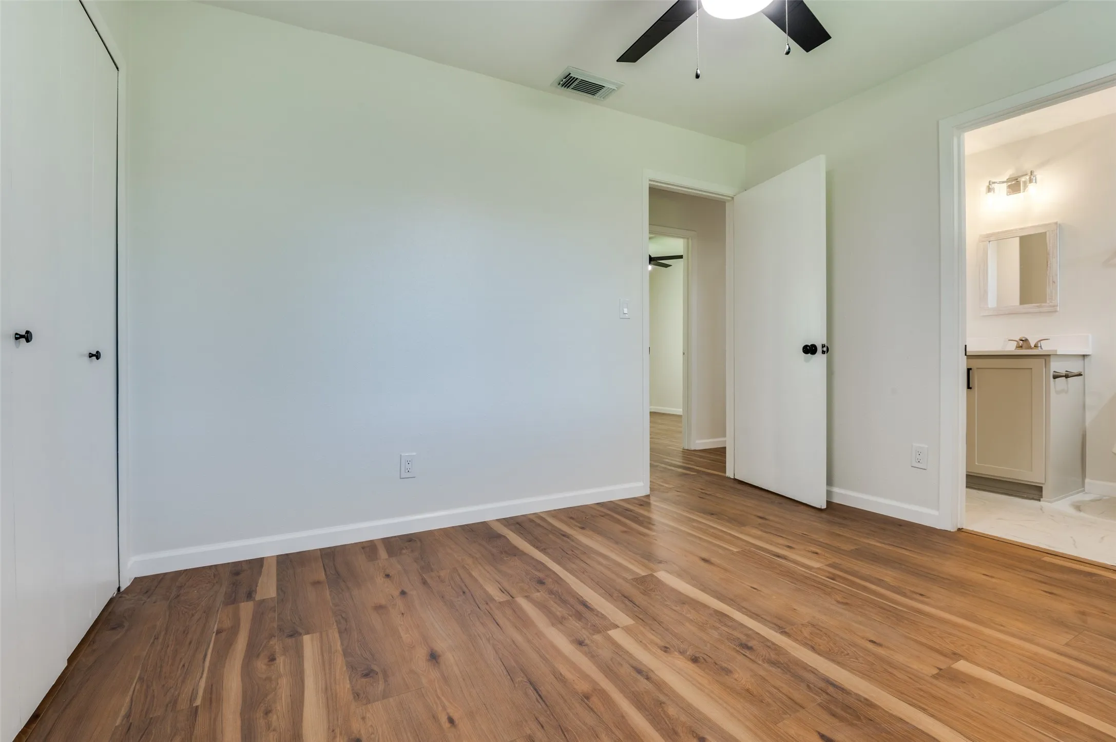 Single Family Residence For Rent in Dallas County , 14217 Carla Drive, Balch Springs, Texas 75180, 3 Bedrooms, 1 Bathroom, Garage spaces, 1,182 Sqft, built in 1967, Preowned, Price $1,900, mls#21108521, Real Estate Agent in Balch Springs, Homes For Rent in Dallas county, Homes For Rent in Balch Springs, Realtor in Balch Springs Texas, Real Estate Brokerage Independent Realty Texas, Luminita Cordes Realtor