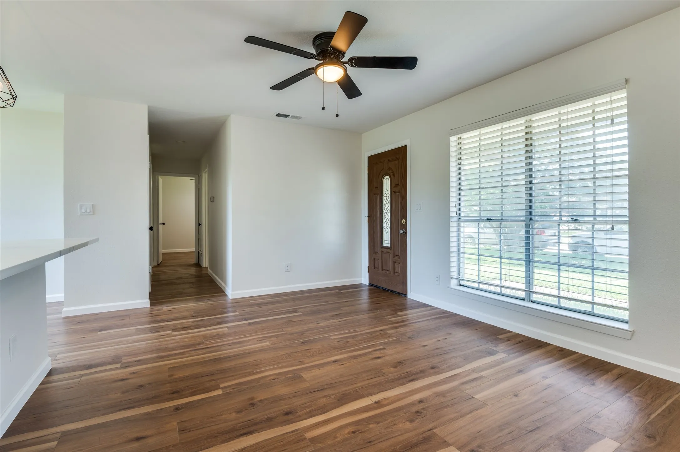 Single Family Residence For Rent in Dallas County , 14217 Carla Drive, Balch Springs, Texas 75180, 3 Bedrooms, 1 Bathroom, Garage spaces, 1,182 Sqft, built in 1967, Preowned, Price $1,900, mls#21108521, Real Estate Agent in Balch Springs, Homes For Rent in Dallas county, Homes For Rent in Balch Springs, Realtor in Balch Springs Texas, Real Estate Brokerage Independent Realty Texas, Luminita Cordes Realtor