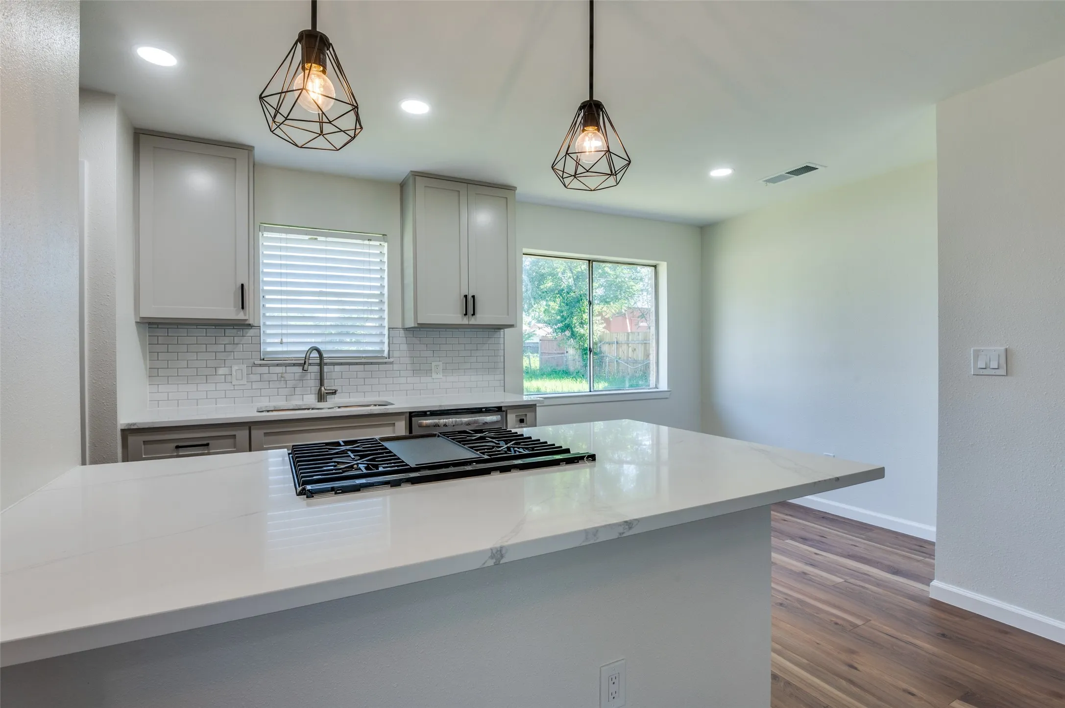 Single Family Residence For Rent in Dallas County , 14217 Carla Drive, Balch Springs, Texas 75180, 3 Bedrooms, 1 Bathroom, Garage spaces, 1,182 Sqft, built in 1967, Preowned, Price $1,900, mls#21108521, Real Estate Agent in Balch Springs, Homes For Rent in Dallas county, Homes For Rent in Balch Springs, Realtor in Balch Springs Texas, Real Estate Brokerage Independent Realty Texas, Luminita Cordes Realtor