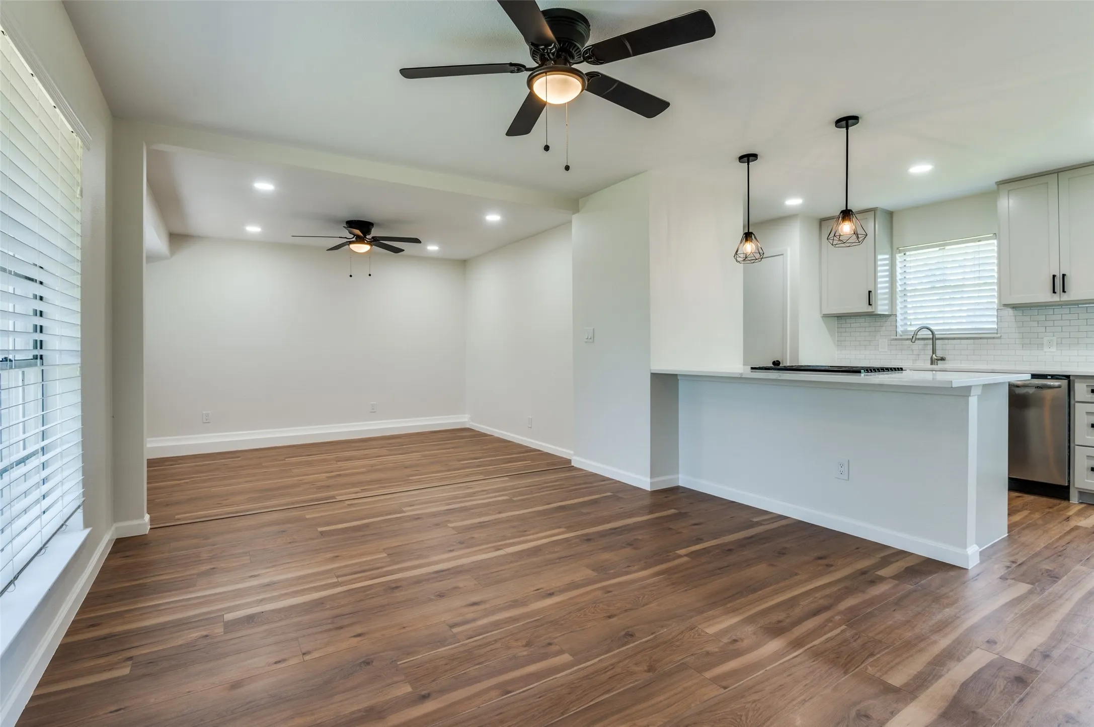Single Family Residence For Rent in Dallas County , 14217 Carla Drive, Balch Springs, Texas 75180, 3 Bedrooms, 1 Bathroom, Garage spaces, 1,182 Sqft, built in 1967, Preowned, Price $1,900, mls#21108521, Real Estate Agent in Balch Springs, Homes For Rent in Dallas county, Homes For Rent in Balch Springs, Realtor in Balch Springs Texas, Real Estate Brokerage Independent Realty Texas, Luminita Cordes Realtor