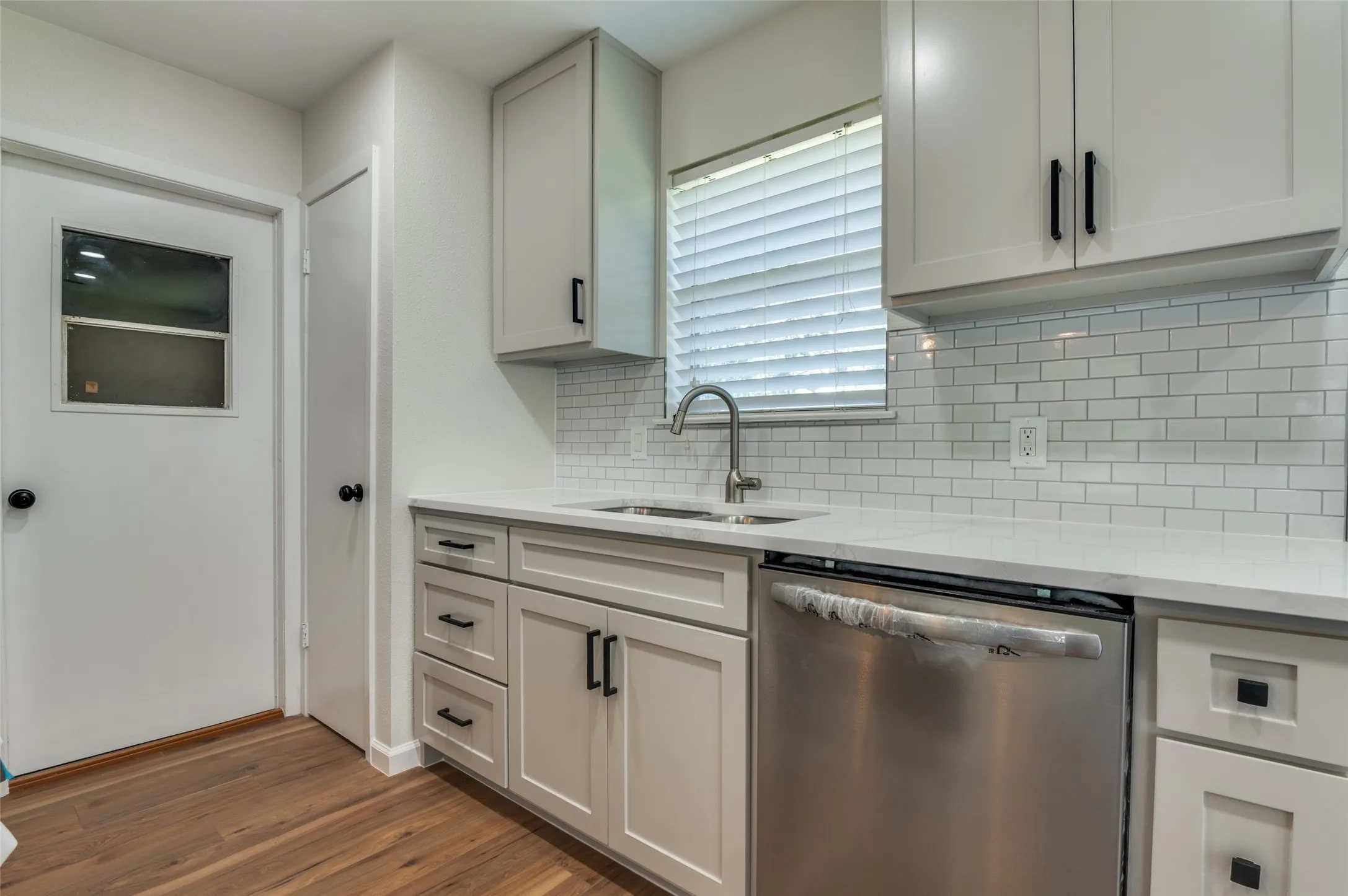 Single Family Residence For Rent in Dallas County , 14217 Carla Drive, Balch Springs, Texas 75180, 3 Bedrooms, 1 Bathroom, Garage spaces, 1,182 Sqft, built in 1967, Preowned, Price $1,900, mls#21108521, Real Estate Agent in Balch Springs, Homes For Rent in Dallas county, Homes For Rent in Balch Springs, Realtor in Balch Springs Texas, Real Estate Brokerage Independent Realty Texas, Luminita Cordes Realtor