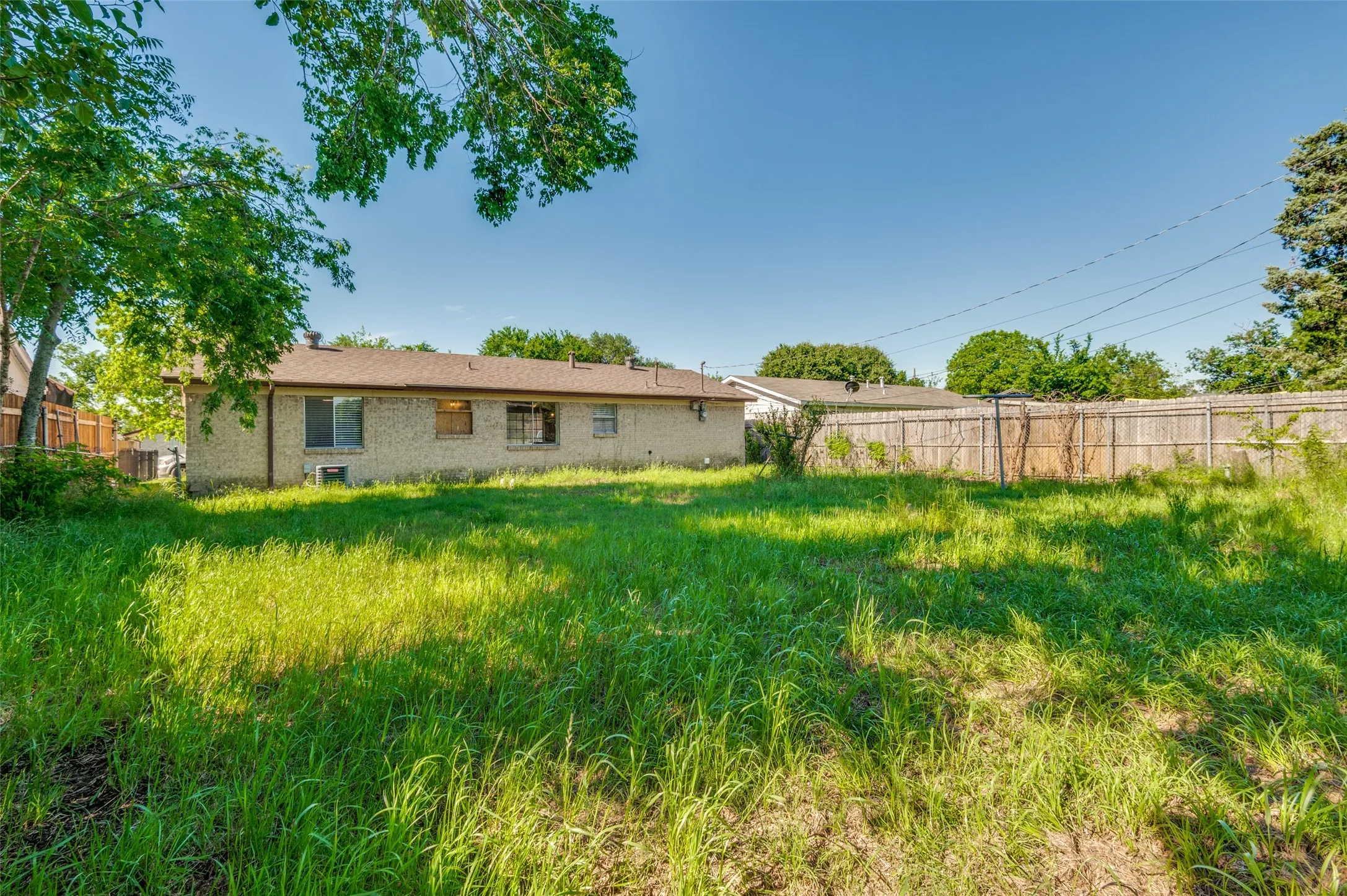 Single Family Residence For Rent in Dallas County , 14217 Carla Drive, Balch Springs, Texas 75180, 3 Bedrooms, 1 Bathroom, Garage spaces, 1,182 Sqft, built in 1967, Preowned, Price $1,900, mls#21108521, Real Estate Agent in Balch Springs, Homes For Rent in Dallas county, Homes For Rent in Balch Springs, Realtor in Balch Springs Texas, Real Estate Brokerage Independent Realty Texas, Luminita Cordes Realtor
