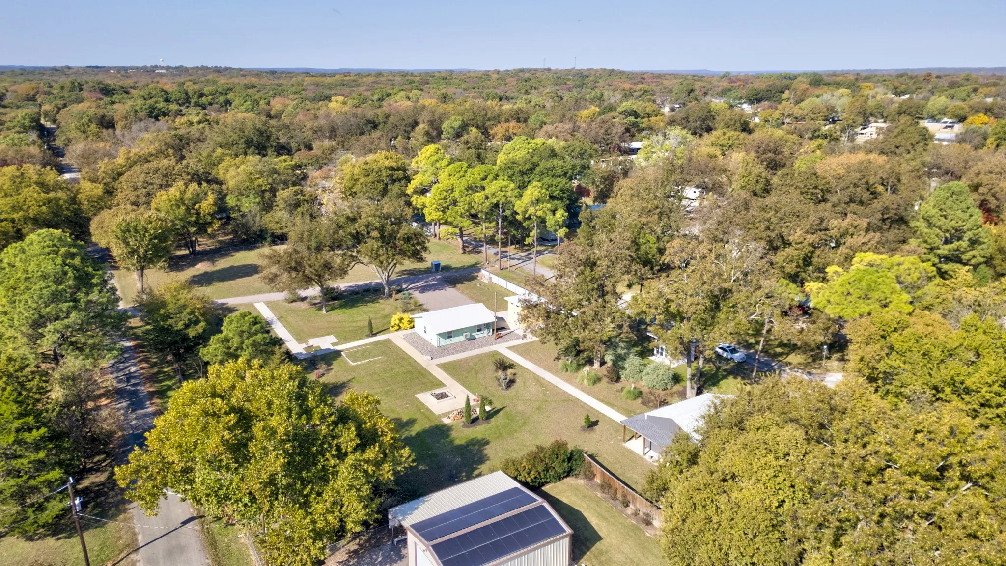 Single Family Residence For Sale in Grayson County , 227 Newcastle Drive, Gordonville, Texas 76245, 1 Bedroom, 1 Bathroom, Garage spaces, 1,440 Sqft, built in 2011, mls#21105085, Real Estate Agent in Gordonville, Homes For Sale in Grayson county, Homes For Sale in Gordonville, Realtor in Gordonville Texas, Real Estate Brokerage Independent Realty Texas, Luminita Cordes Realtor
