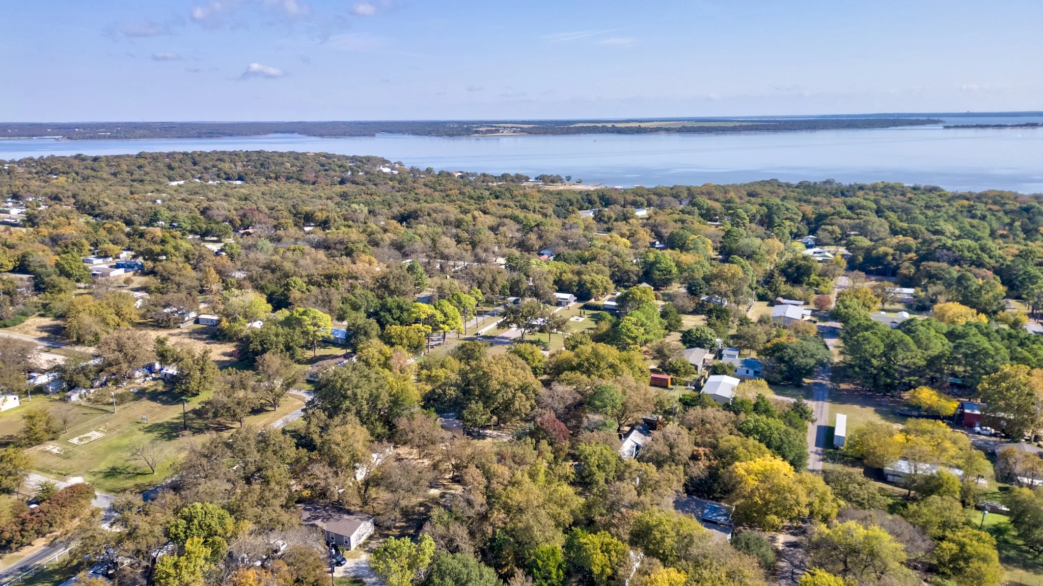 Single Family Residence For Sale in Grayson County , 227 Newcastle Drive, Gordonville, Texas 76245, 1 Bedroom, 1 Bathroom, Garage spaces, 1,440 Sqft, built in 2011, mls#21105085, Real Estate Agent in Gordonville, Homes For Sale in Grayson county, Homes For Sale in Gordonville, Realtor in Gordonville Texas, Real Estate Brokerage Independent Realty Texas, Luminita Cordes Realtor