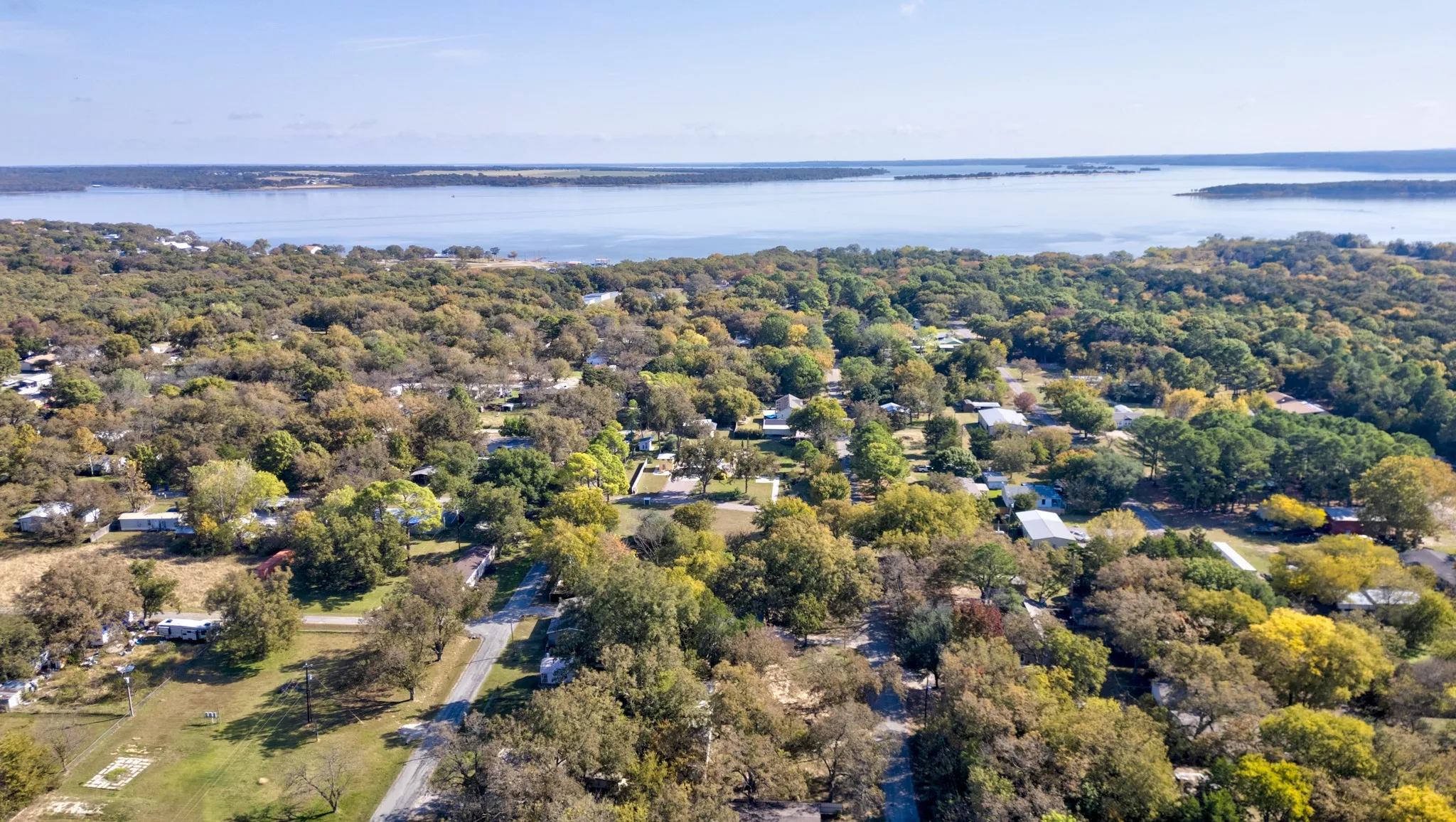 Single Family Residence For Sale in Grayson County , 227 Newcastle Drive, Gordonville, Texas 76245, 1 Bedroom, 1 Bathroom, Garage spaces, 1,440 Sqft, built in 2011, mls#21105085, Real Estate Agent in Gordonville, Homes For Sale in Grayson county, Homes For Sale in Gordonville, Realtor in Gordonville Texas, Real Estate Brokerage Independent Realty Texas, Luminita Cordes Realtor
