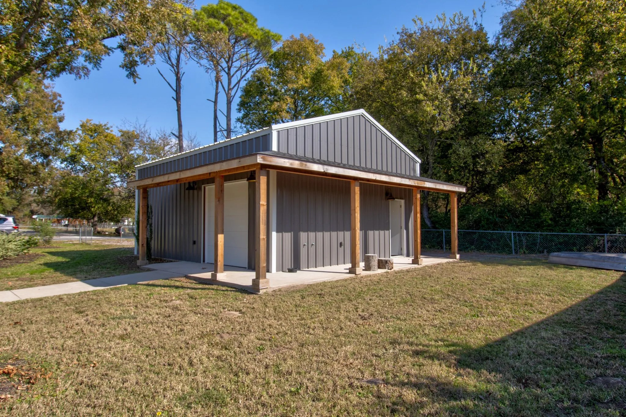 Single Family Residence For Sale in Grayson County , 227 Newcastle Drive, Gordonville, Texas 76245, 1 Bedroom, 1 Bathroom, Garage spaces, 1,440 Sqft, built in 2011, mls#21105085, Real Estate Agent in Gordonville, Homes For Sale in Grayson county, Homes For Sale in Gordonville, Realtor in Gordonville Texas, Real Estate Brokerage Independent Realty Texas, Luminita Cordes Realtor