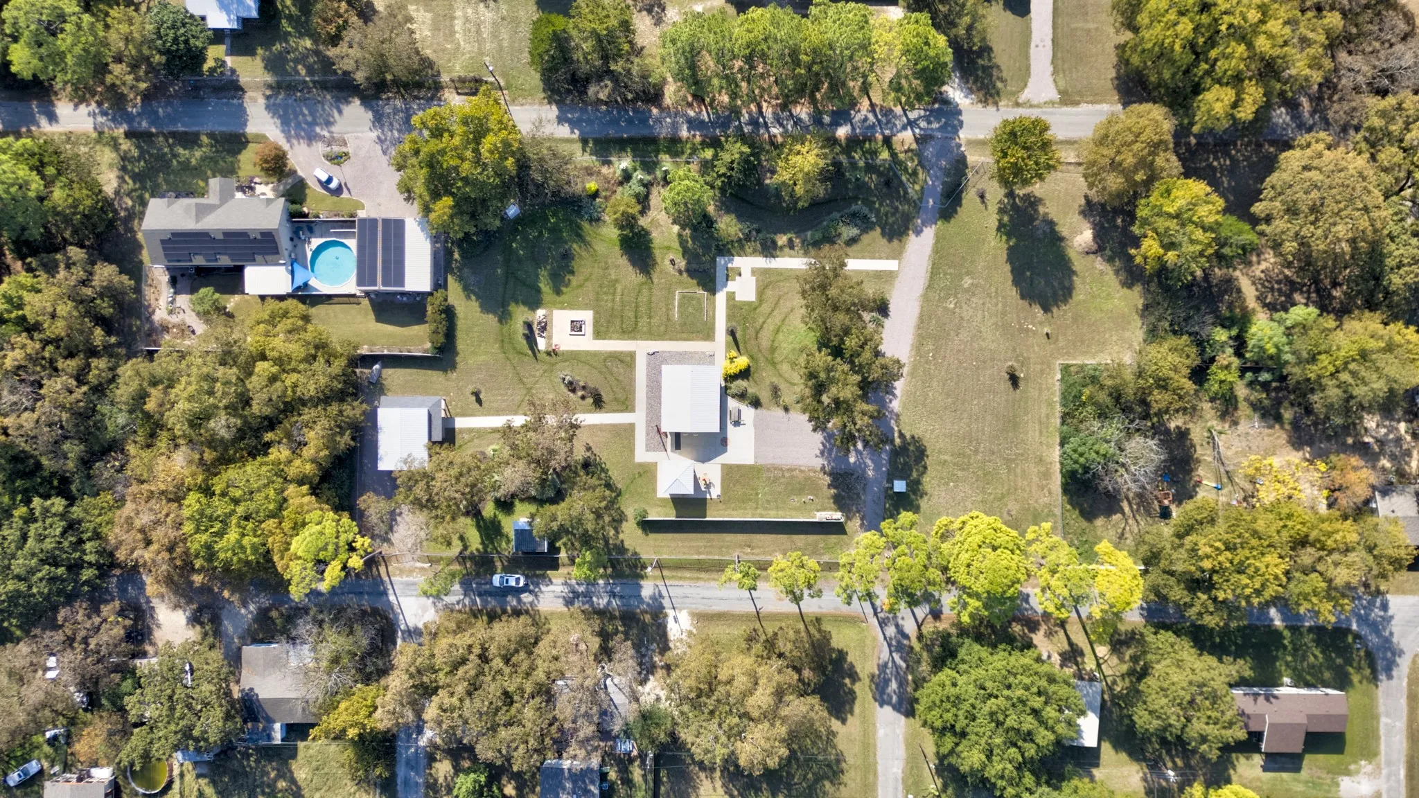 Single Family Residence For Sale in Grayson County , 227 Newcastle Drive, Gordonville, Texas 76245, 1 Bedroom, 1 Bathroom, Garage spaces, 1,440 Sqft, built in 2011, mls#21105085, Real Estate Agent in Gordonville, Homes For Sale in Grayson county, Homes For Sale in Gordonville, Realtor in Gordonville Texas, Real Estate Brokerage Independent Realty Texas, Luminita Cordes Realtor