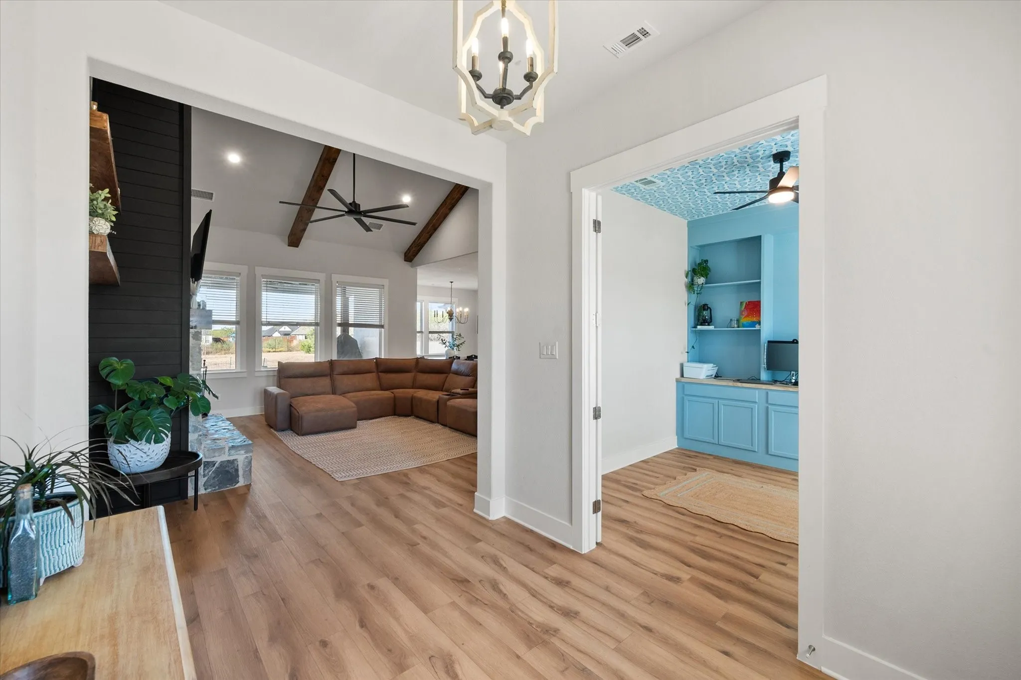Single Family Residence For Sale in Ellis County , 8221 David Lane, Midlothian, Texas 76065, 4 Bedroom, 2 Bathroom, 2 Garage spaces, 2,514 Sqft, built in 2023, Preowned, mls#21108616, Real Estate Agent in Midlothian, Homes For Sale in Ellis county, Homes For Sale in Midlothian, Realtor in Midlothian Texas, Real Estate Brokerage Independent Realty Texas, Luminita Cordes Realtor