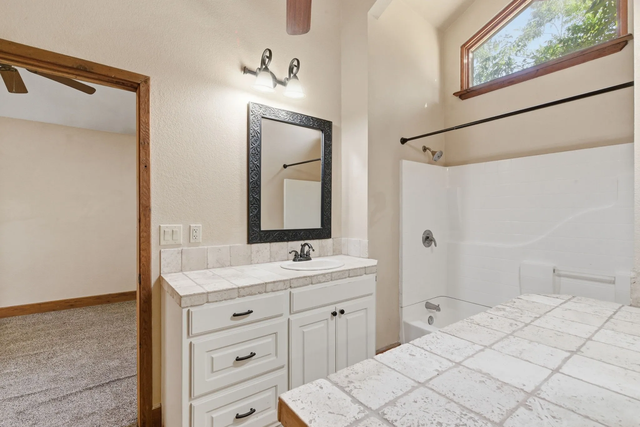Single Family Residence For Sale in Hood County , 200 N Elm Lane, Tolar, Texas 76476, 3 Bedrooms, 3 Bathrooms, Garage spaces, 1,855 Sqft, built in 1945, Preowned, Price $354,900, mls#21108149, Real Estate Agent in Tolar, Homes For Sale in Hood county, Homes For Sale in Tolar, Realtor in Tolar Texas, Real Estate Brokerage Independent Realty Texas, Luminita Cordes Realtor