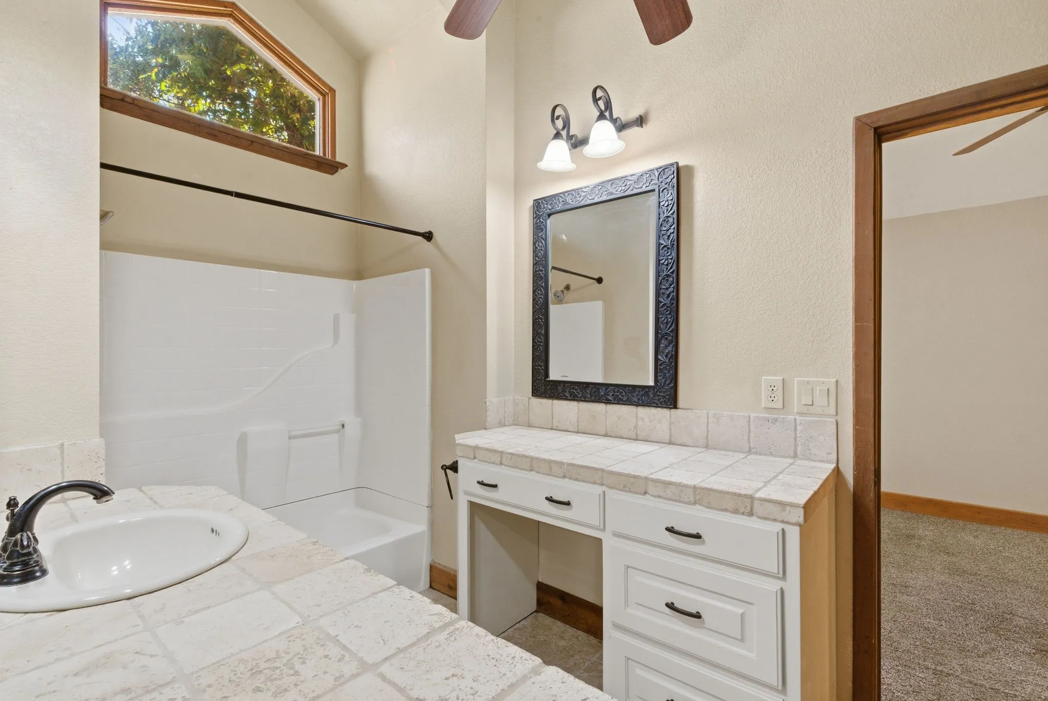 Single Family Residence For Sale in Hood County , 200 N Elm Lane, Tolar, Texas 76476, 3 Bedrooms, 3 Bathrooms, Garage spaces, 1,855 Sqft, built in 1945, Preowned, Price $354,900, mls#21108149, Real Estate Agent in Tolar, Homes For Sale in Hood county, Homes For Sale in Tolar, Realtor in Tolar Texas, Real Estate Brokerage Independent Realty Texas, Luminita Cordes Realtor