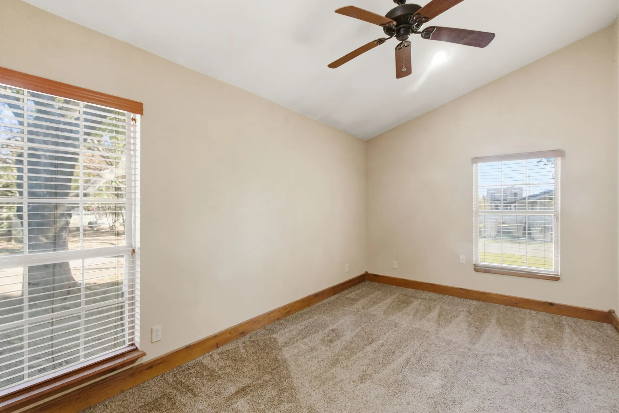 Single Family Residence For Sale in Hood County , 200 N Elm Lane, Tolar, Texas 76476, 3 Bedrooms, 3 Bathrooms, Garage spaces, 1,855 Sqft, built in 1945, Preowned, Price $354,900, mls#21108149, Real Estate Agent in Tolar, Homes For Sale in Hood county, Homes For Sale in Tolar, Realtor in Tolar Texas, Real Estate Brokerage Independent Realty Texas, Luminita Cordes Realtor