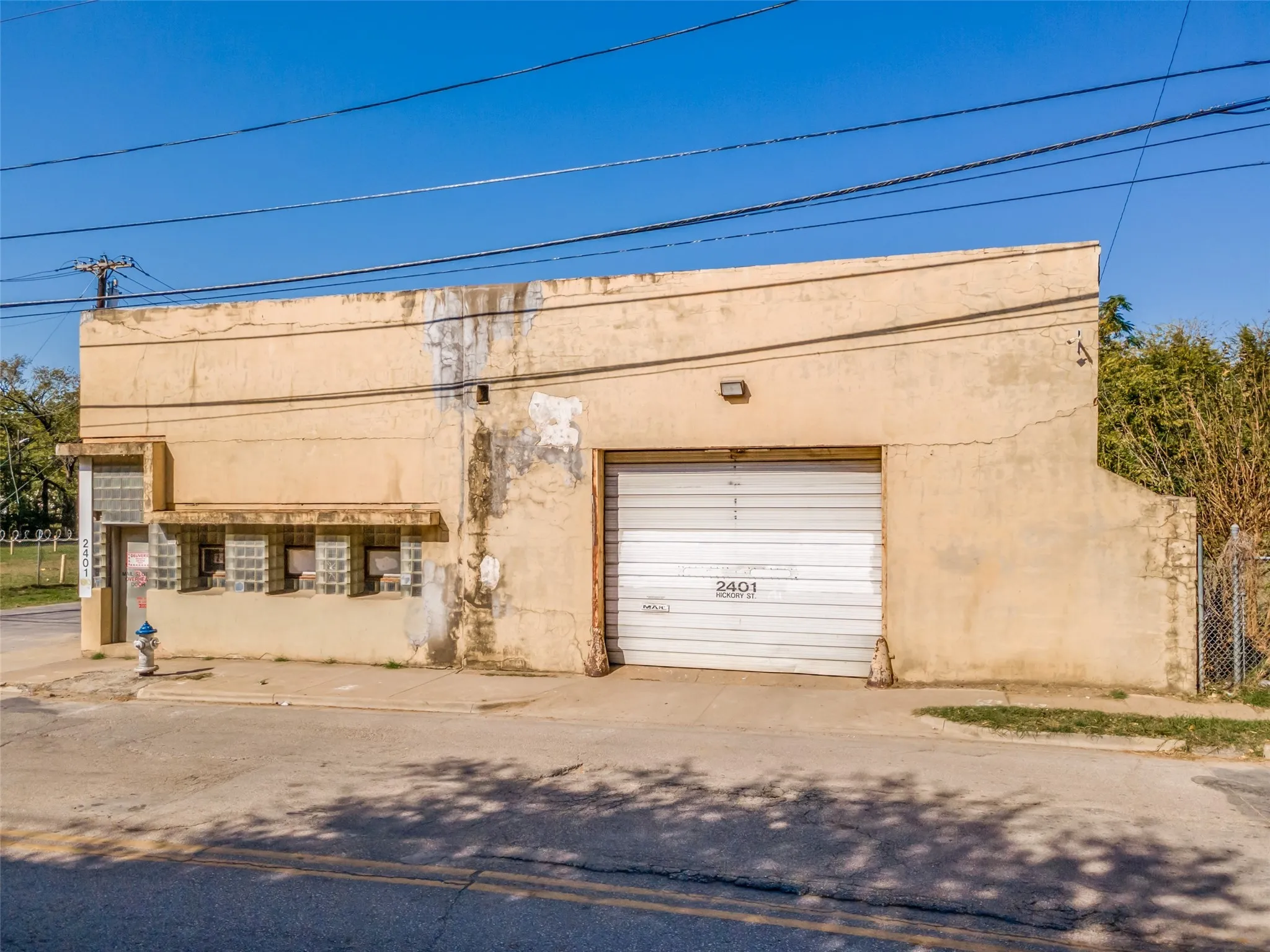 Industrial For Sale in Dallas County , 2401 Hickory Street, Dallas, Texas 75215, 0, 0, Garage spaces, 0 Sqft, built in 1907, Preowned, Price $1,499,900, mls#21106945, Real Estate Agent in Dallas, Homes For Sale in Dallas county, Homes For Sale in Dallas, Realtor in Dallas Texas, Real Estate Brokerage Independent Realty Texas, Luminita Cordes Realtor