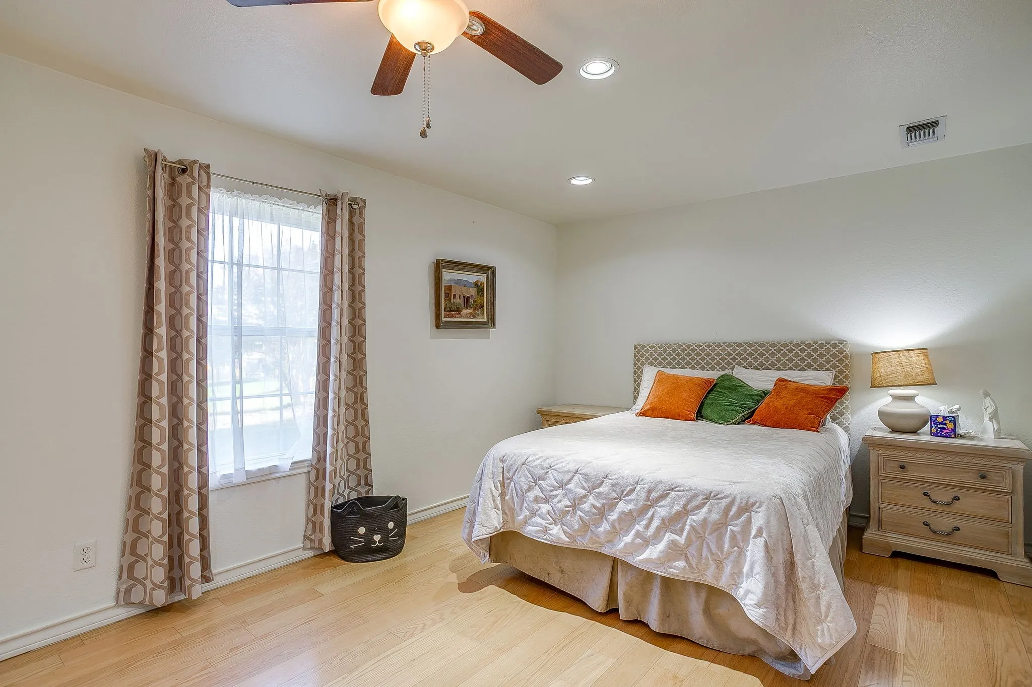 Single Family Residence For Sale in Parker County , 1390 Mary Drive, Weatherford, Texas 76085, 4 Bedroom, 4 Bathroom, Garage spaces, 4,672 Sqft, built in 1996, mls#21108744, Real Estate Agent in Weatherford, Homes For Sale in Parker county, Homes For Sale in Weatherford, Realtor in Weatherford Texas, Real Estate Brokerage Independent Realty Texas, Luminita Cordes Realtor