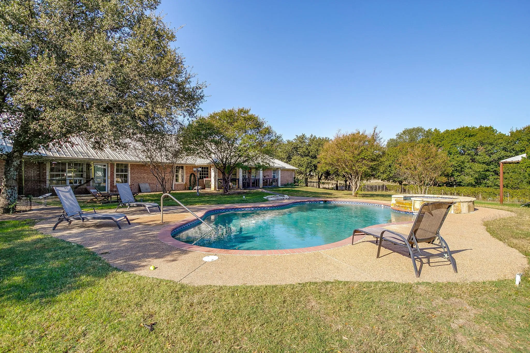 Single Family Residence For Sale in Parker County , 1390 Mary Drive, Weatherford, Texas 76085, 4 Bedroom, 4 Bathroom, Garage spaces, 4,672 Sqft, built in 1996, mls#21108744, Real Estate Agent in Weatherford, Homes For Sale in Parker county, Homes For Sale in Weatherford, Realtor in Weatherford Texas, Real Estate Brokerage Independent Realty Texas, Luminita Cordes Realtor