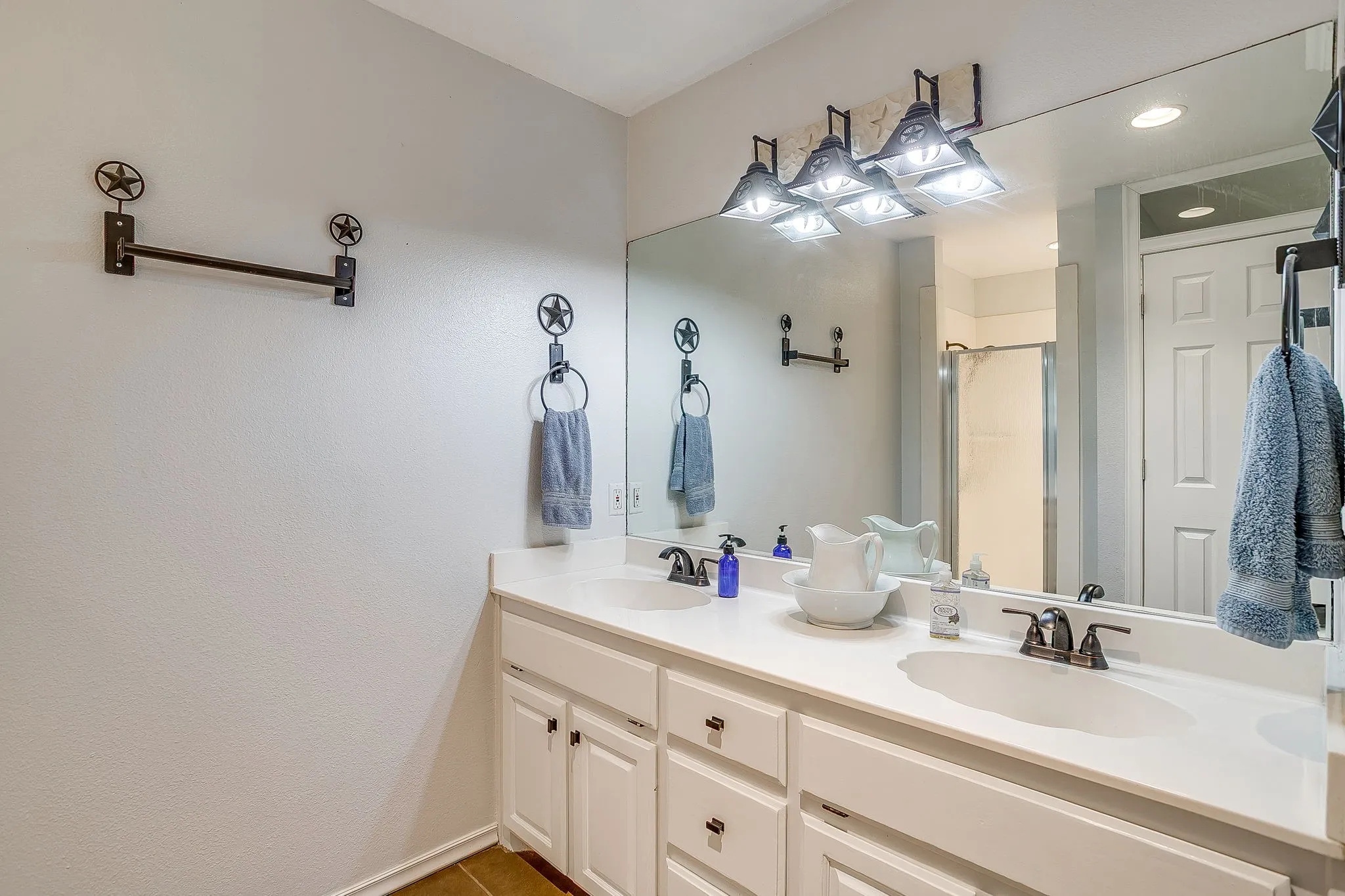 Single Family Residence For Sale in Parker County , 1390 Mary Drive, Weatherford, Texas 76085, 4 Bedroom, 4 Bathroom, Garage spaces, 4,672 Sqft, built in 1996, mls#21108744, Real Estate Agent in Weatherford, Homes For Sale in Parker county, Homes For Sale in Weatherford, Realtor in Weatherford Texas, Real Estate Brokerage Independent Realty Texas, Luminita Cordes Realtor