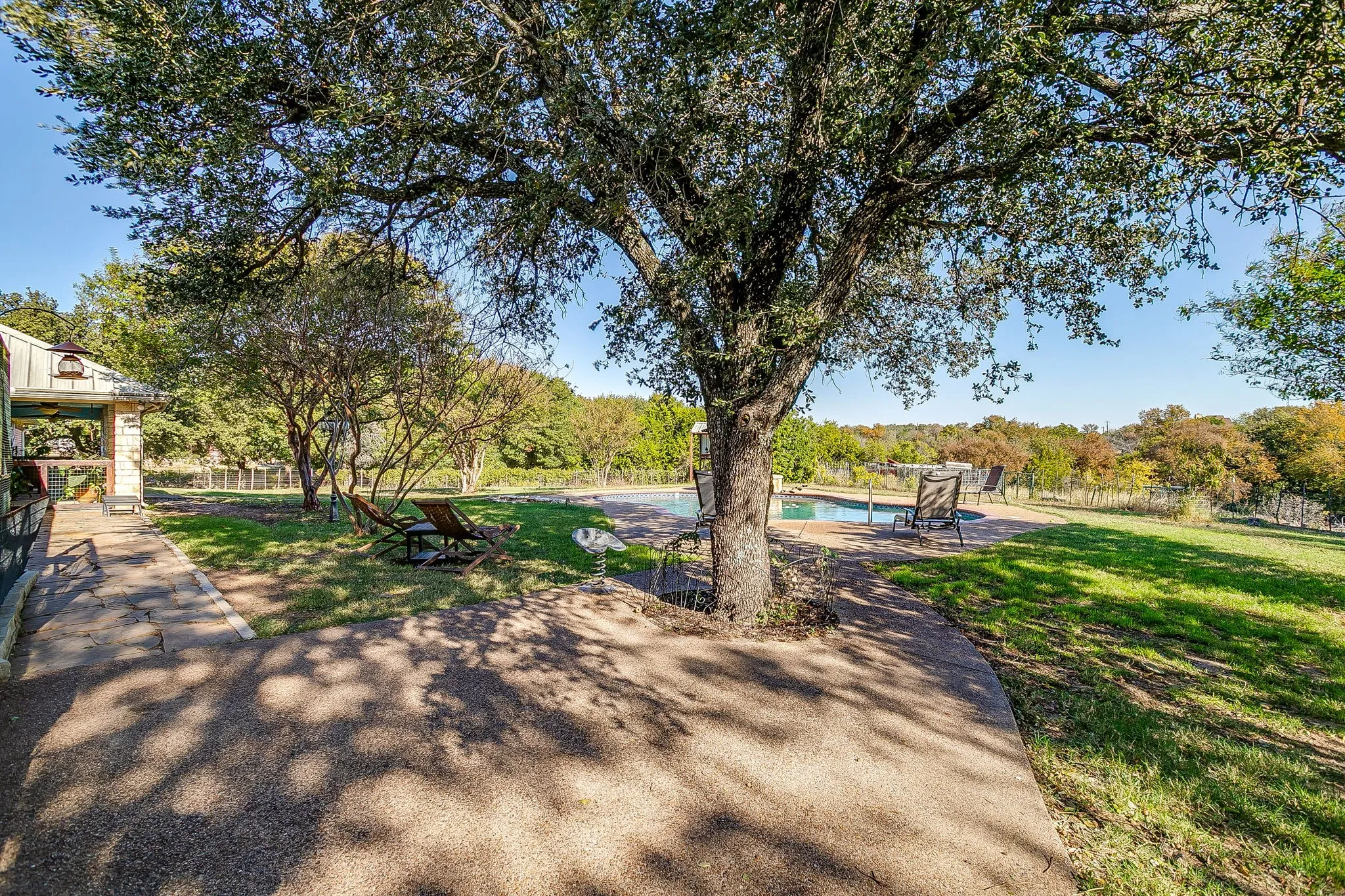 Single Family Residence For Sale in Parker County , 1390 Mary Drive, Weatherford, Texas 76085, 4 Bedroom, 4 Bathroom, Garage spaces, 4,672 Sqft, built in 1996, mls#21108744, Real Estate Agent in Weatherford, Homes For Sale in Parker county, Homes For Sale in Weatherford, Realtor in Weatherford Texas, Real Estate Brokerage Independent Realty Texas, Luminita Cordes Realtor