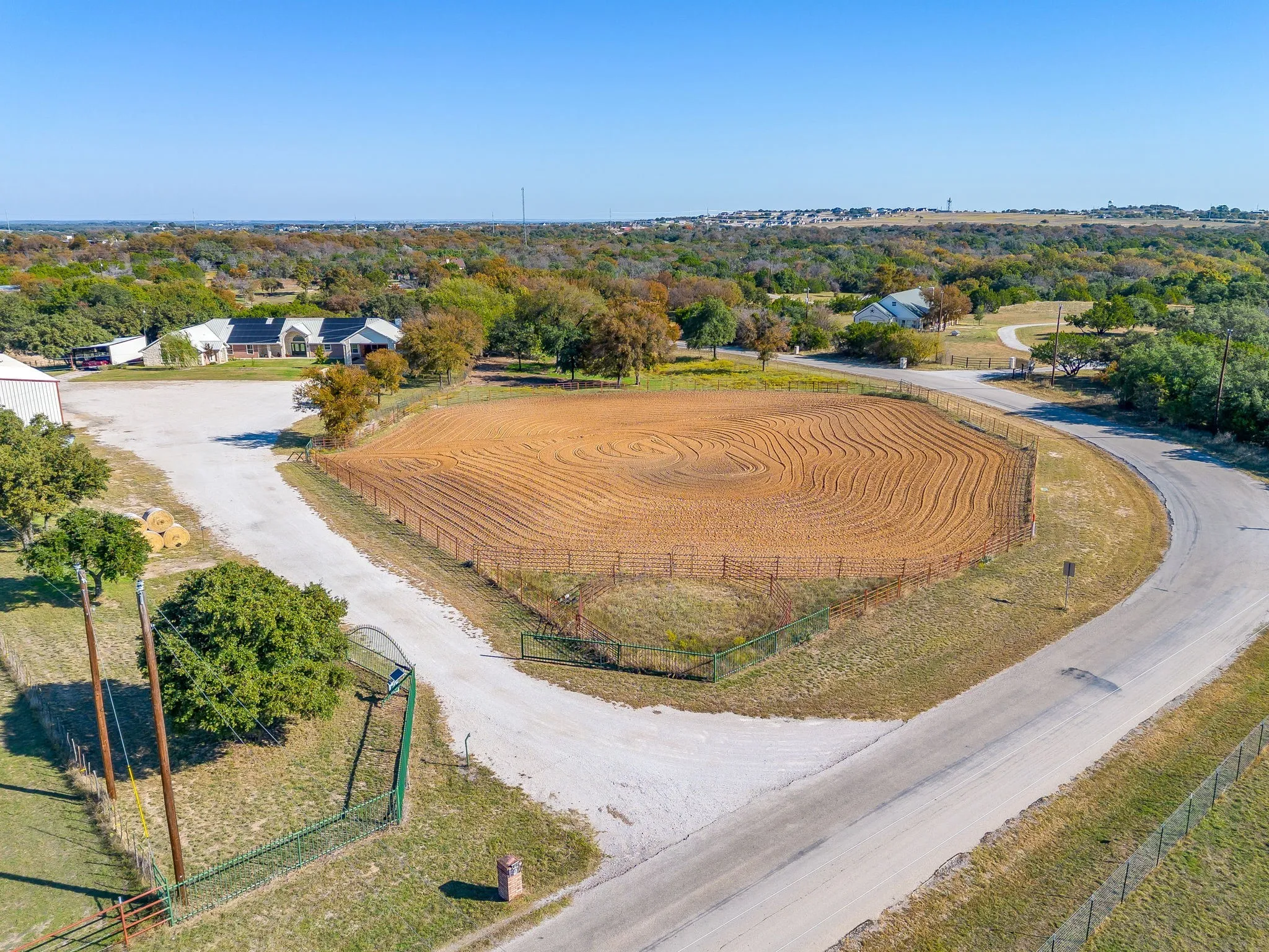 Single Family Residence For Sale in Parker County , 1390 Mary Drive, Weatherford, Texas 76085, 4 Bedroom, 4 Bathroom, Garage spaces, 4,672 Sqft, built in 1996, mls#21108744, Real Estate Agent in Weatherford, Homes For Sale in Parker county, Homes For Sale in Weatherford, Realtor in Weatherford Texas, Real Estate Brokerage Independent Realty Texas, Luminita Cordes Realtor