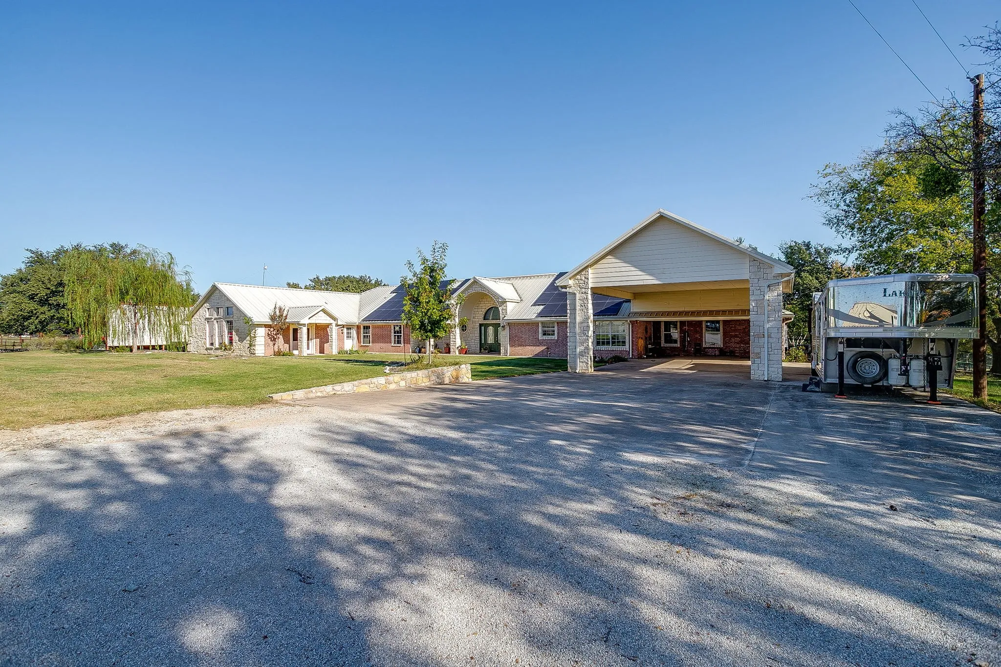 Single Family Residence For Sale in Parker County , 1390 Mary Drive, Weatherford, Texas 76085, 4 Bedroom, 4 Bathroom, Garage spaces, 4,672 Sqft, built in 1996, mls#21108744, Real Estate Agent in Weatherford, Homes For Sale in Parker county, Homes For Sale in Weatherford, Realtor in Weatherford Texas, Real Estate Brokerage Independent Realty Texas, Luminita Cordes Realtor