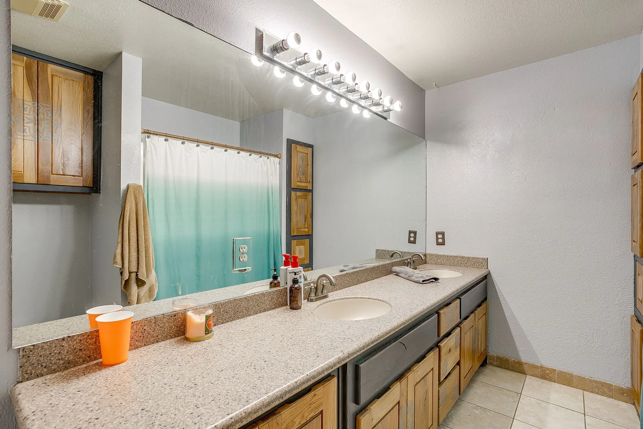 Single Family Residence For Sale in Parker County , 1390 Mary Drive, Weatherford, Texas 76085, 4 Bedroom, 4 Bathroom, Garage spaces, 4,672 Sqft, built in 1996, mls#21108744, Real Estate Agent in Weatherford, Homes For Sale in Parker county, Homes For Sale in Weatherford, Realtor in Weatherford Texas, Real Estate Brokerage Independent Realty Texas, Luminita Cordes Realtor