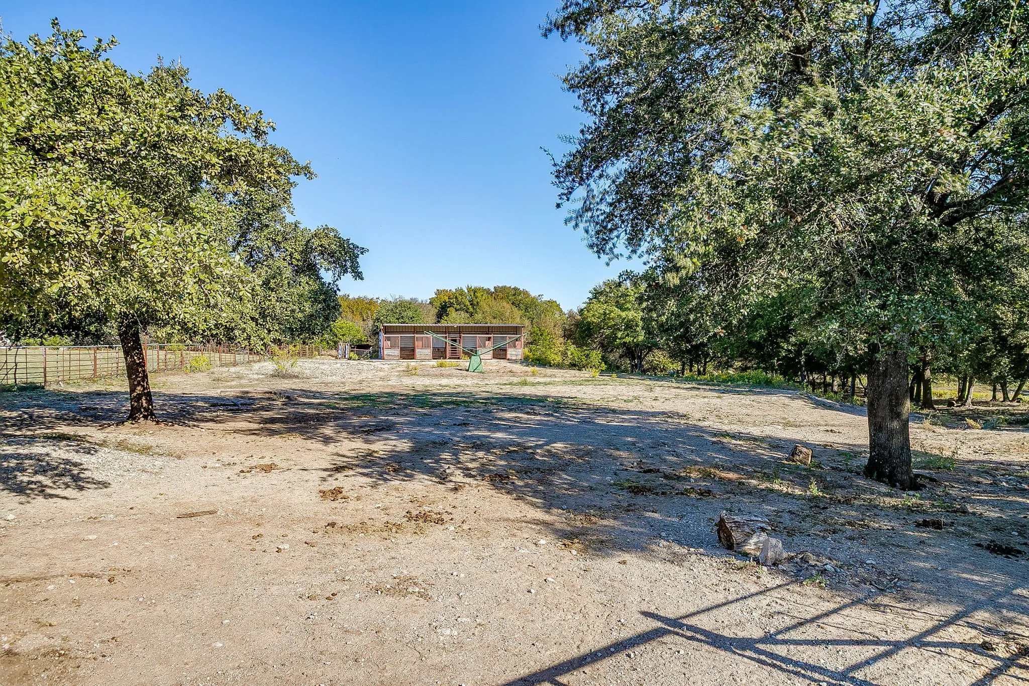 Single Family Residence For Sale in Parker County , 1390 Mary Drive, Weatherford, Texas 76085, 4 Bedroom, 4 Bathroom, Garage spaces, 4,672 Sqft, built in 1996, mls#21108744, Real Estate Agent in Weatherford, Homes For Sale in Parker county, Homes For Sale in Weatherford, Realtor in Weatherford Texas, Real Estate Brokerage Independent Realty Texas, Luminita Cordes Realtor