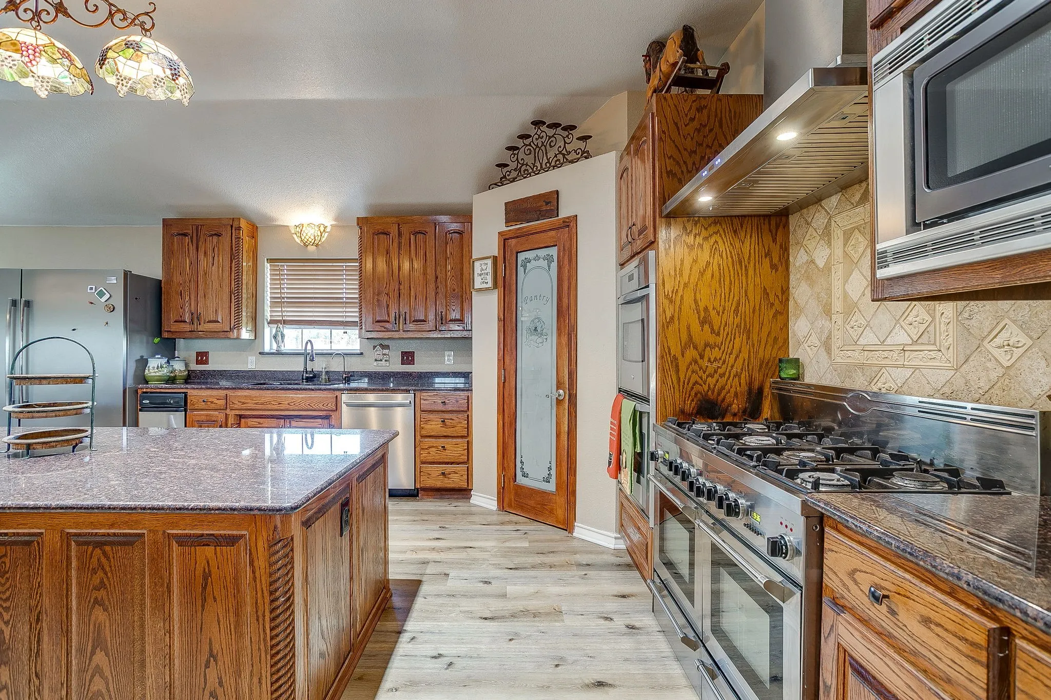 Single Family Residence For Sale in Parker County , 1390 Mary Drive, Weatherford, Texas 76085, 4 Bedroom, 4 Bathroom, Garage spaces, 4,672 Sqft, built in 1996, mls#21108744, Real Estate Agent in Weatherford, Homes For Sale in Parker county, Homes For Sale in Weatherford, Realtor in Weatherford Texas, Real Estate Brokerage Independent Realty Texas, Luminita Cordes Realtor