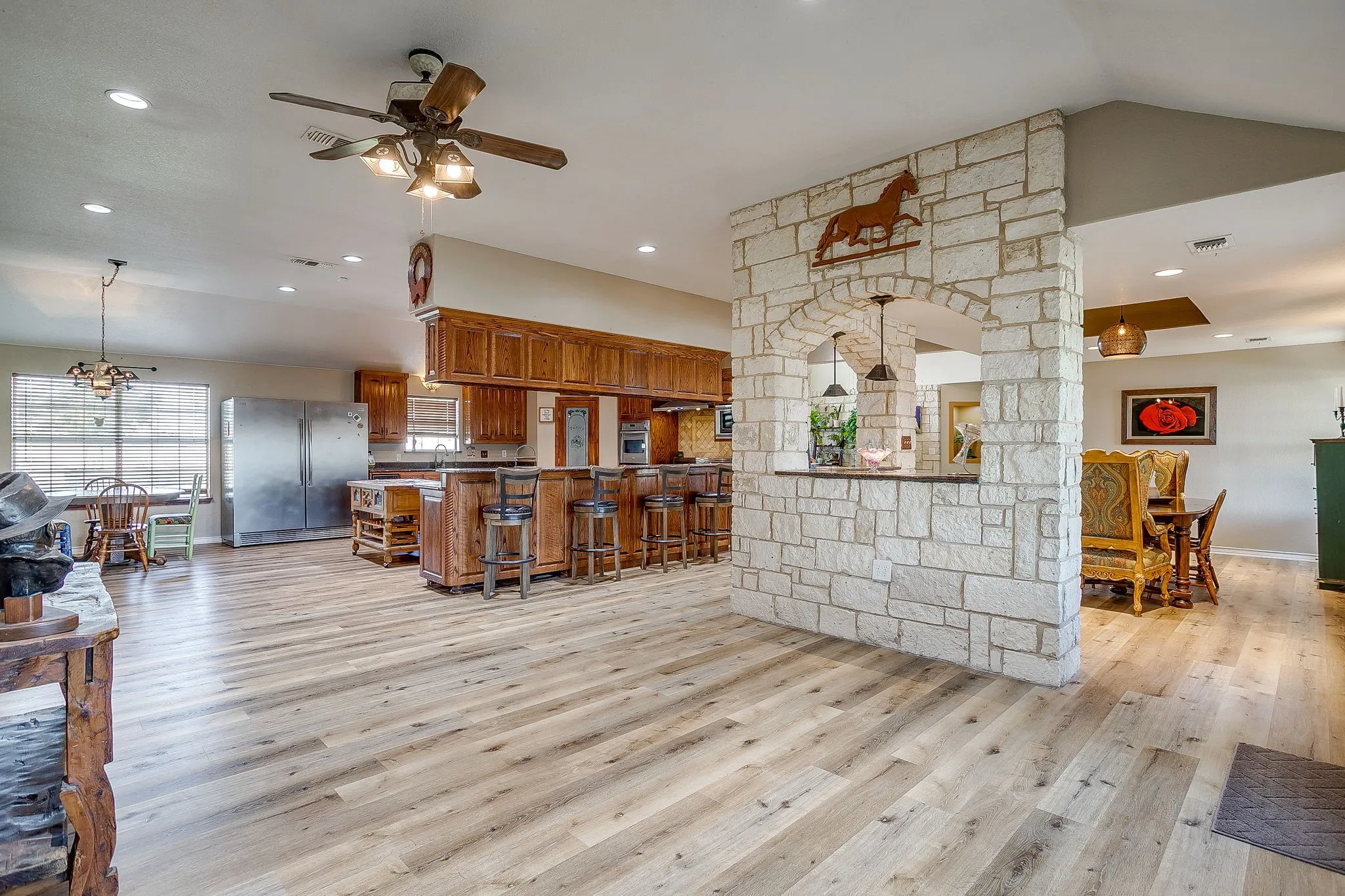 Single Family Residence For Sale in Parker County , 1390 Mary Drive, Weatherford, Texas 76085, 4 Bedroom, 4 Bathroom, Garage spaces, 4,672 Sqft, built in 1996, mls#21108744, Real Estate Agent in Weatherford, Homes For Sale in Parker county, Homes For Sale in Weatherford, Realtor in Weatherford Texas, Real Estate Brokerage Independent Realty Texas, Luminita Cordes Realtor
