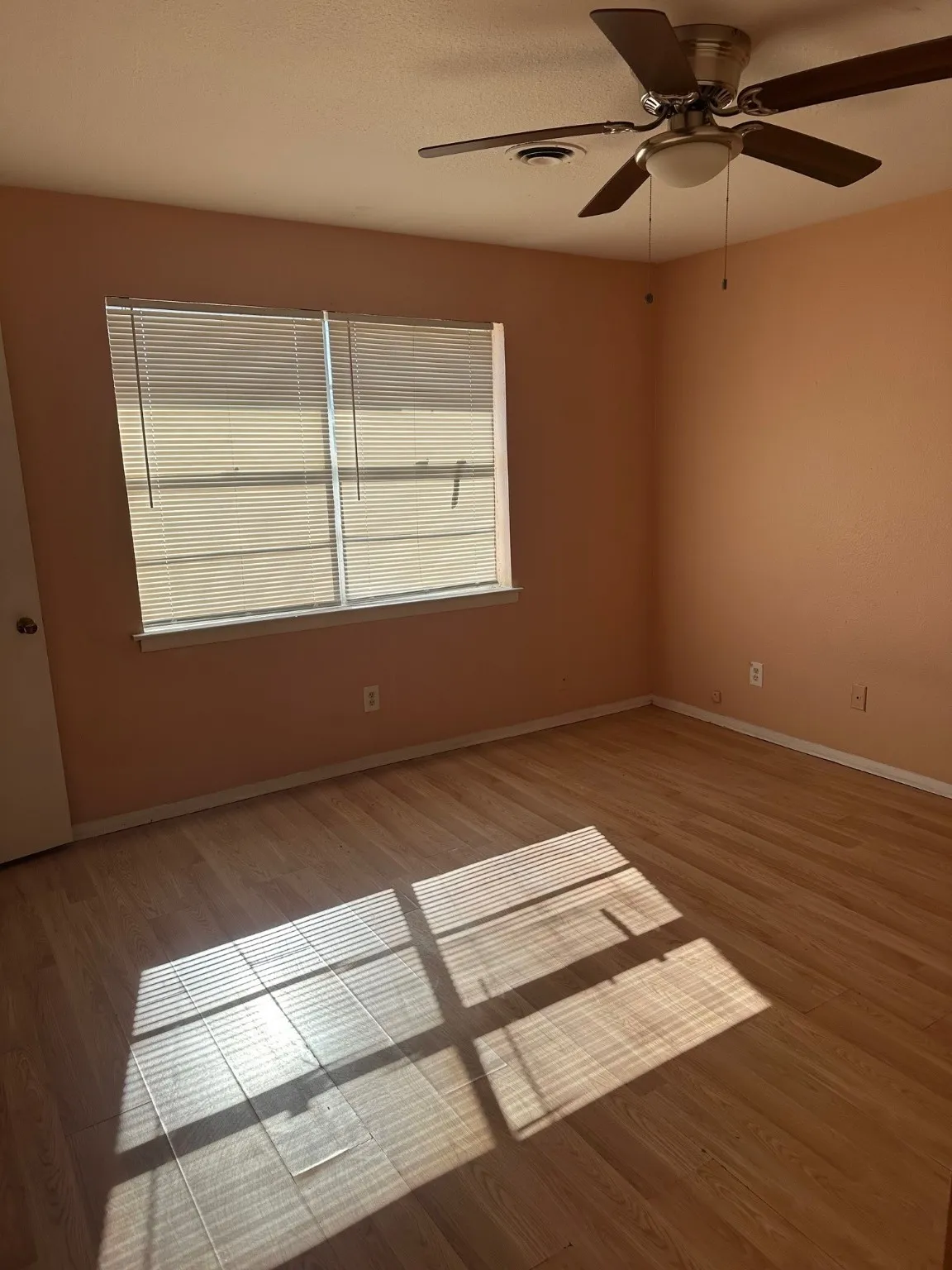 Single Family Residence For Rent in Dallas County , 1905 Hard Rock Road, Irving, Texas 75061, 4 Bedroom, 3 Bathroom, Garage spaces, 3,150 Sqft, built in 1961, Unknown, mls#21109609, Real Estate Agent in Irving, Homes For Rent in Dallas county, Homes For Rent in Irving, Realtor in Irving Texas, Real Estate Brokerage Independent Realty Texas, Luminita Cordes Realtor